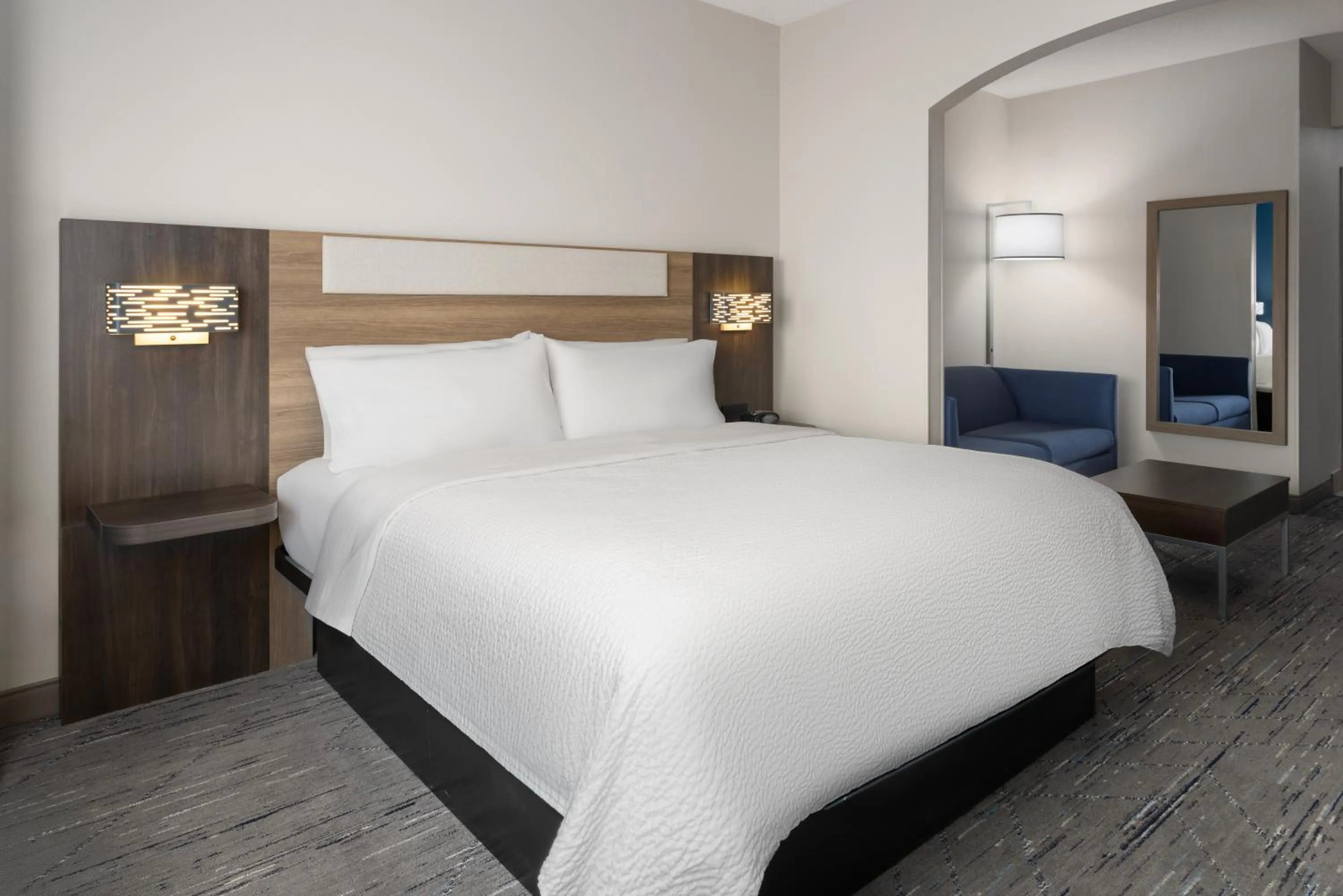 Bed in Holiday Inn Express & Suites Leesburg - Historic District by IHG