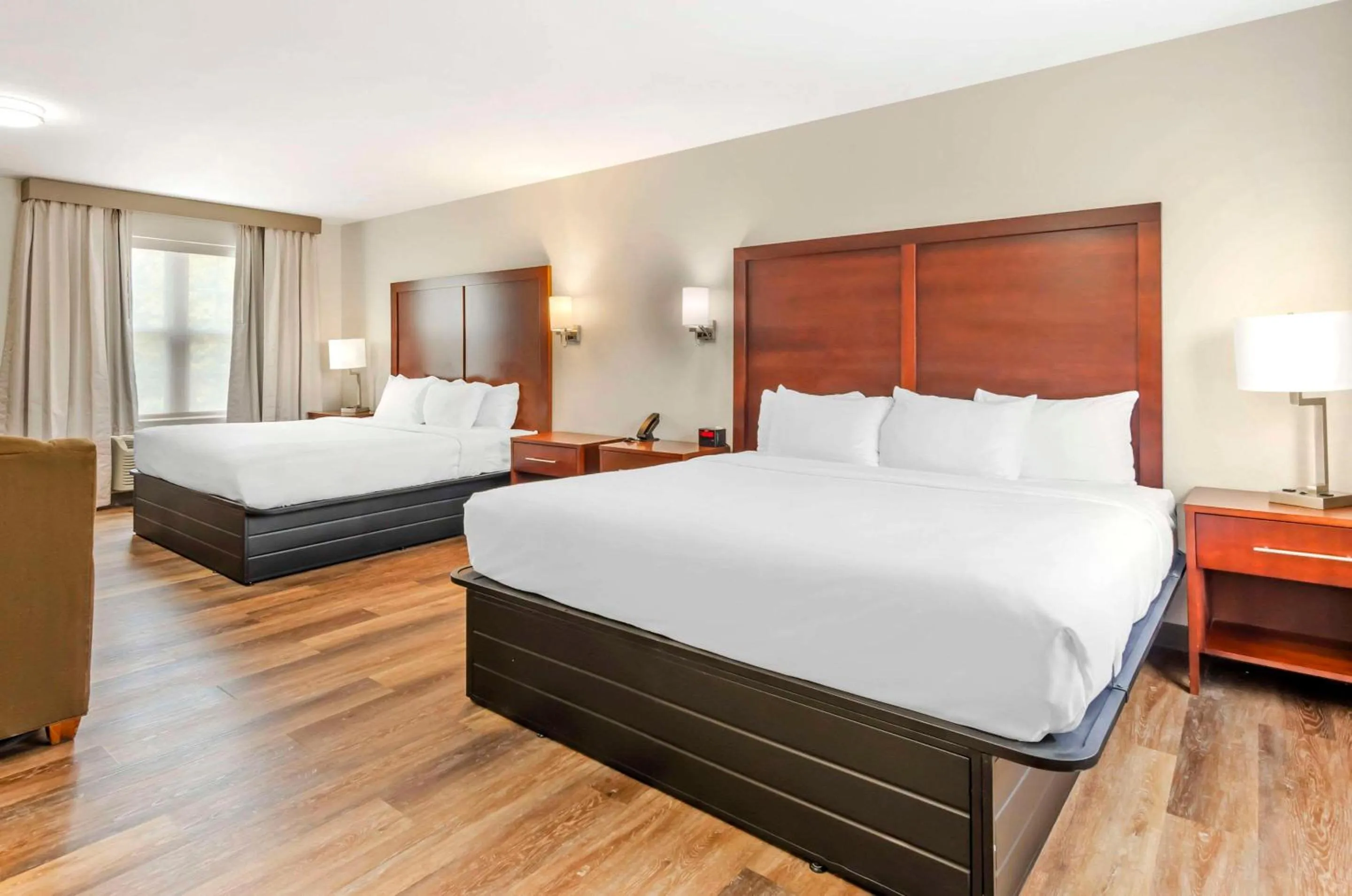 Bedroom, Bed in Comfort Inn Wytheville - Fort Chiswell