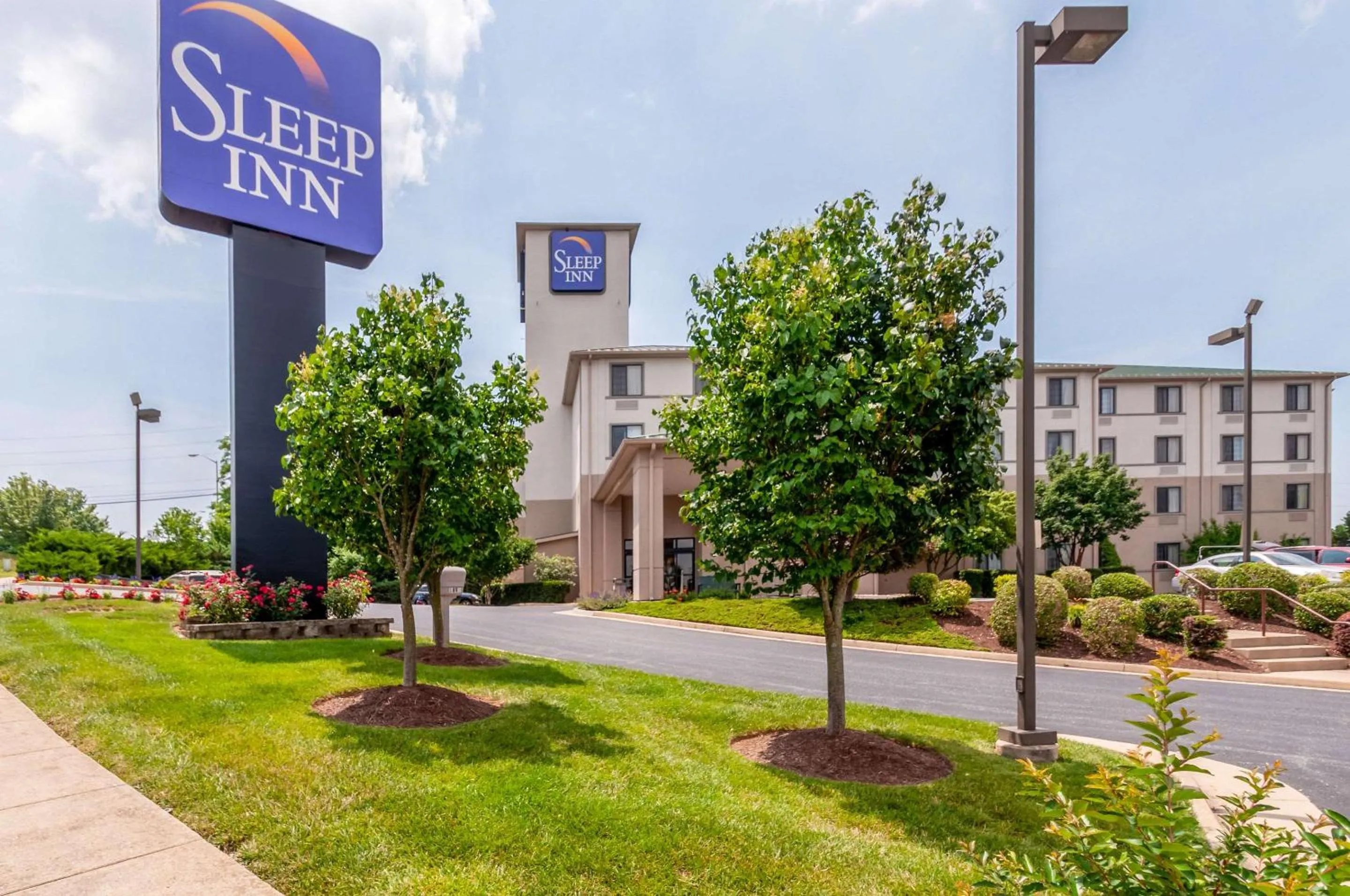 Property building in Sleep Inn & Suites Harrisonburg near University