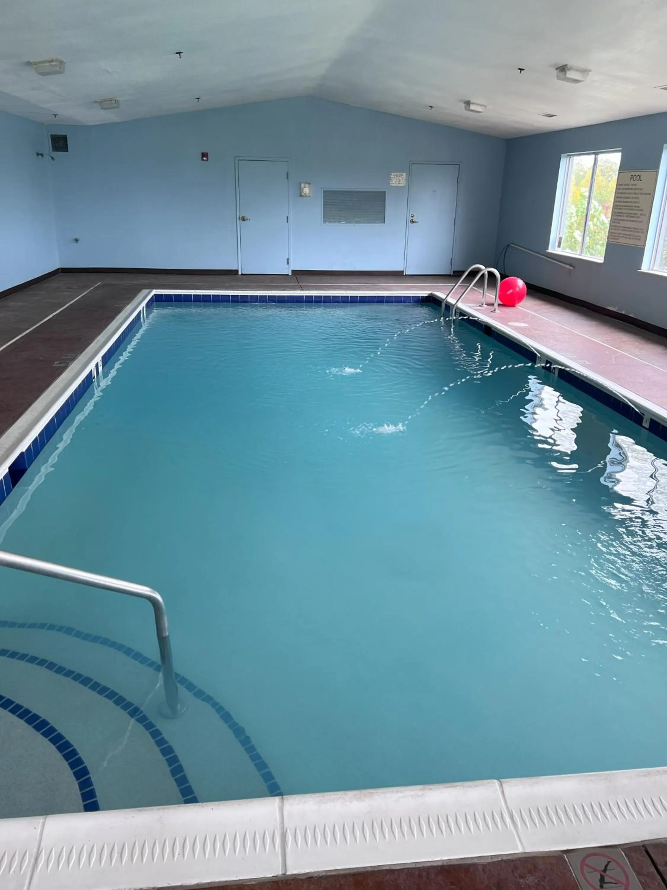 Swimming pool in Wingate by Wyndham I-81 Exit 101- Newly Renovated