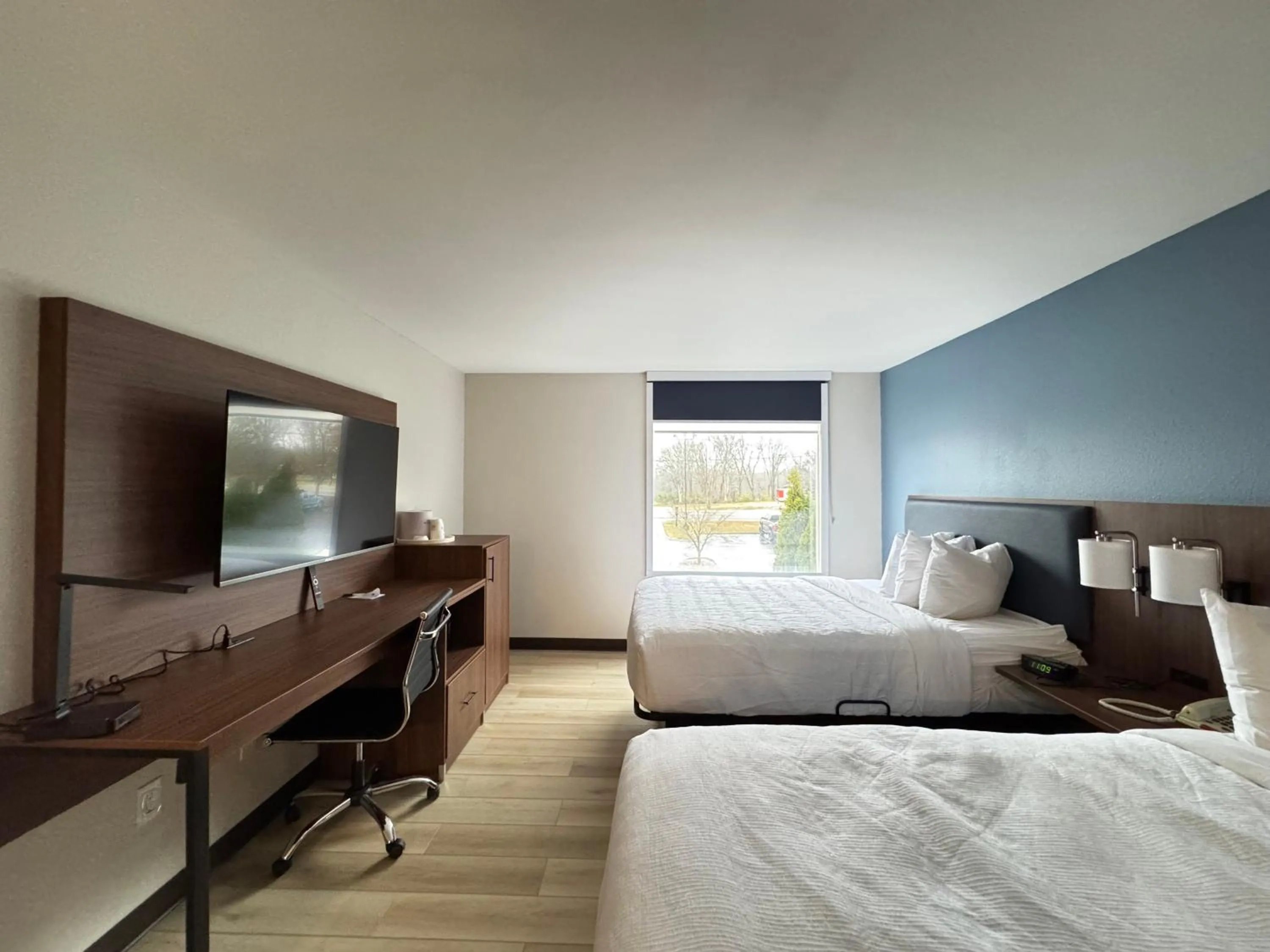 Bed in Wingate by Wyndham I-81 Exit 101- Newly Renovated