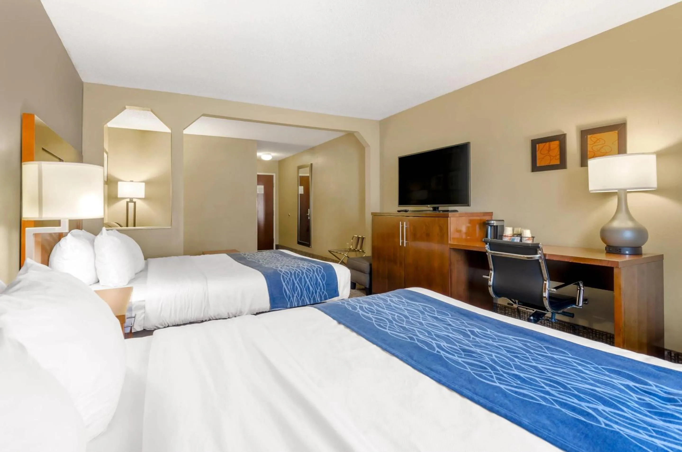 Bedroom, Bed in Comfort Inn & Suites Christiansburg I-81