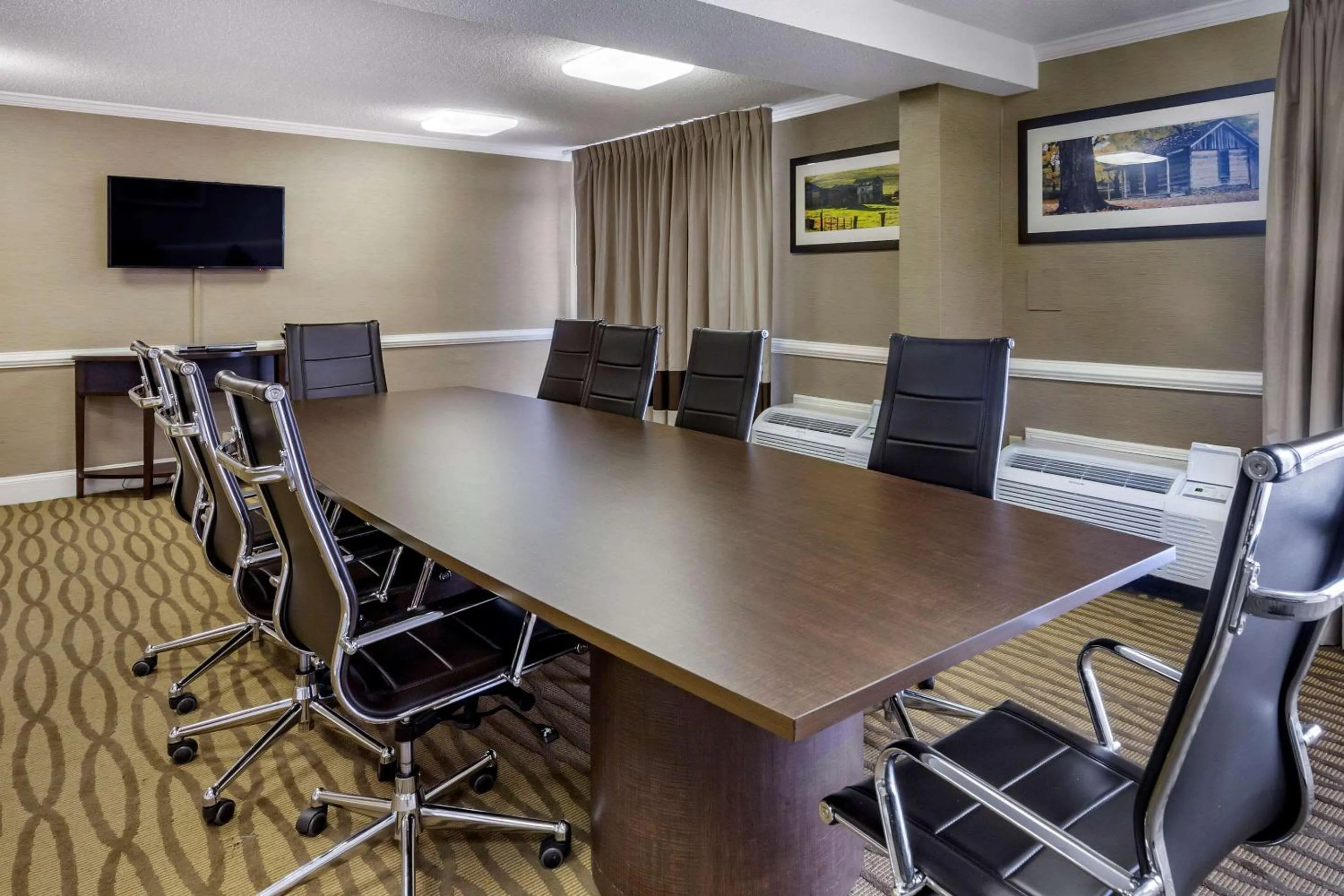 On site in Comfort Inn & Suites near Danville Mall