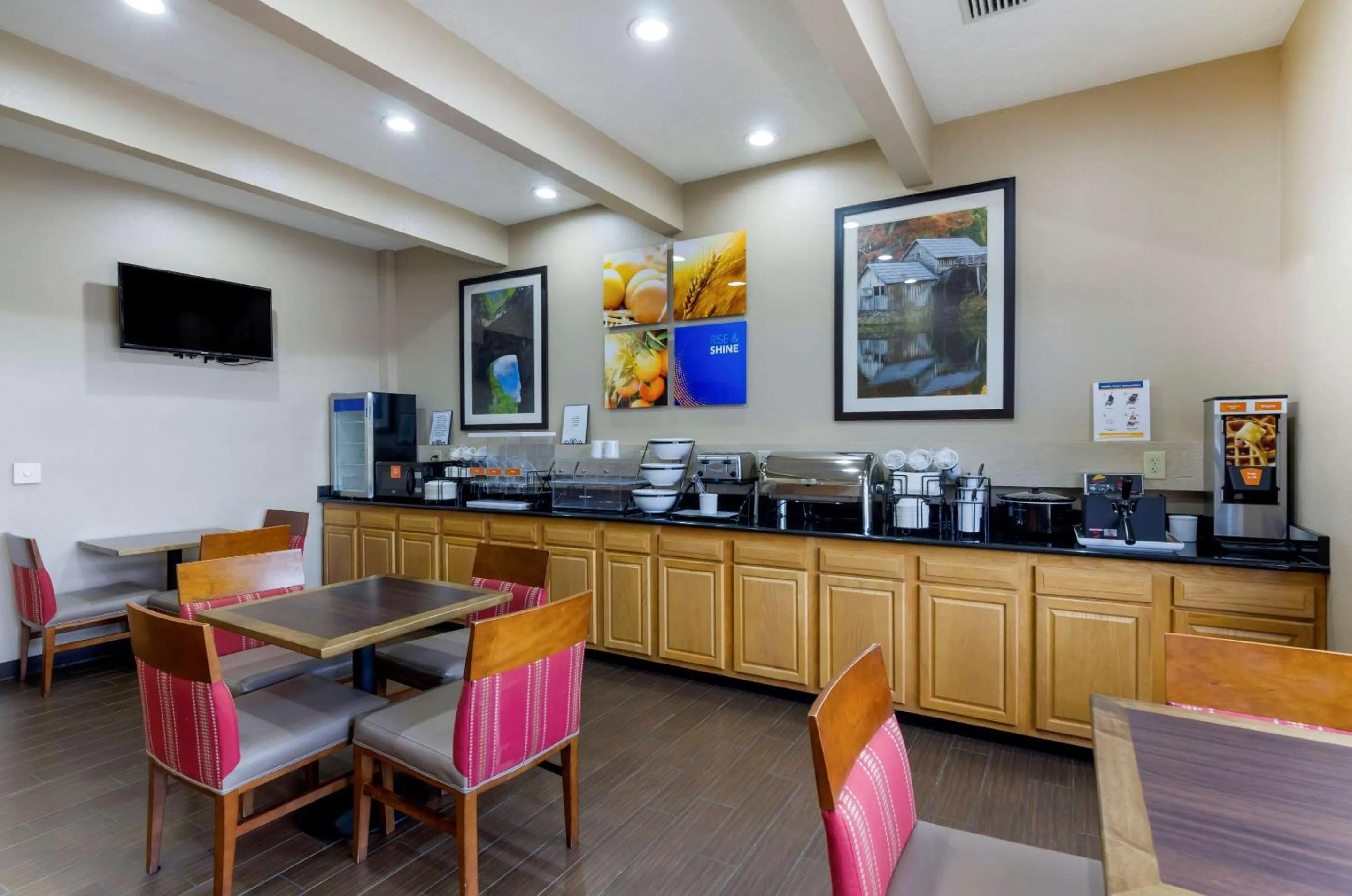 Restaurant/places to eat in Comfort Inn Atkins-Marion I-81