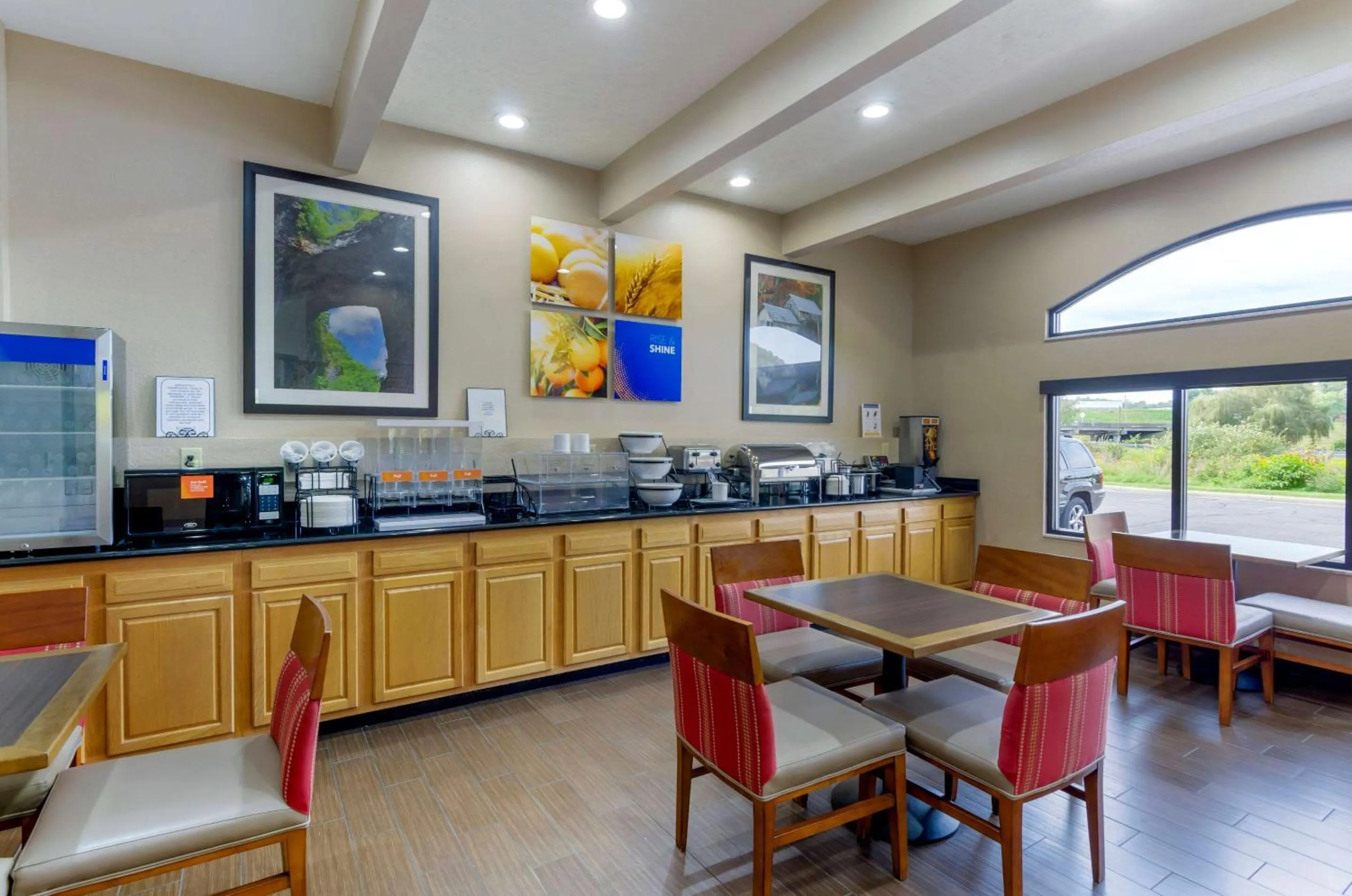 Restaurant/places to eat in Comfort Inn Atkins-Marion I-81