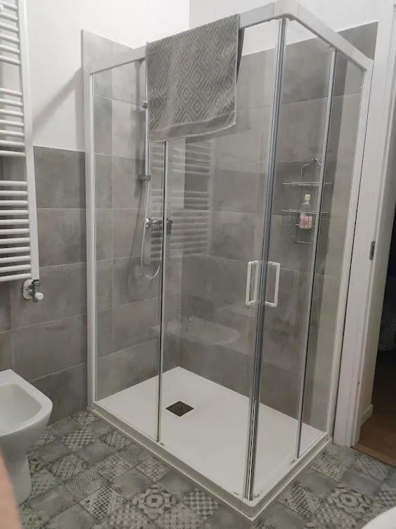 Shower in B&B Villa Elisa