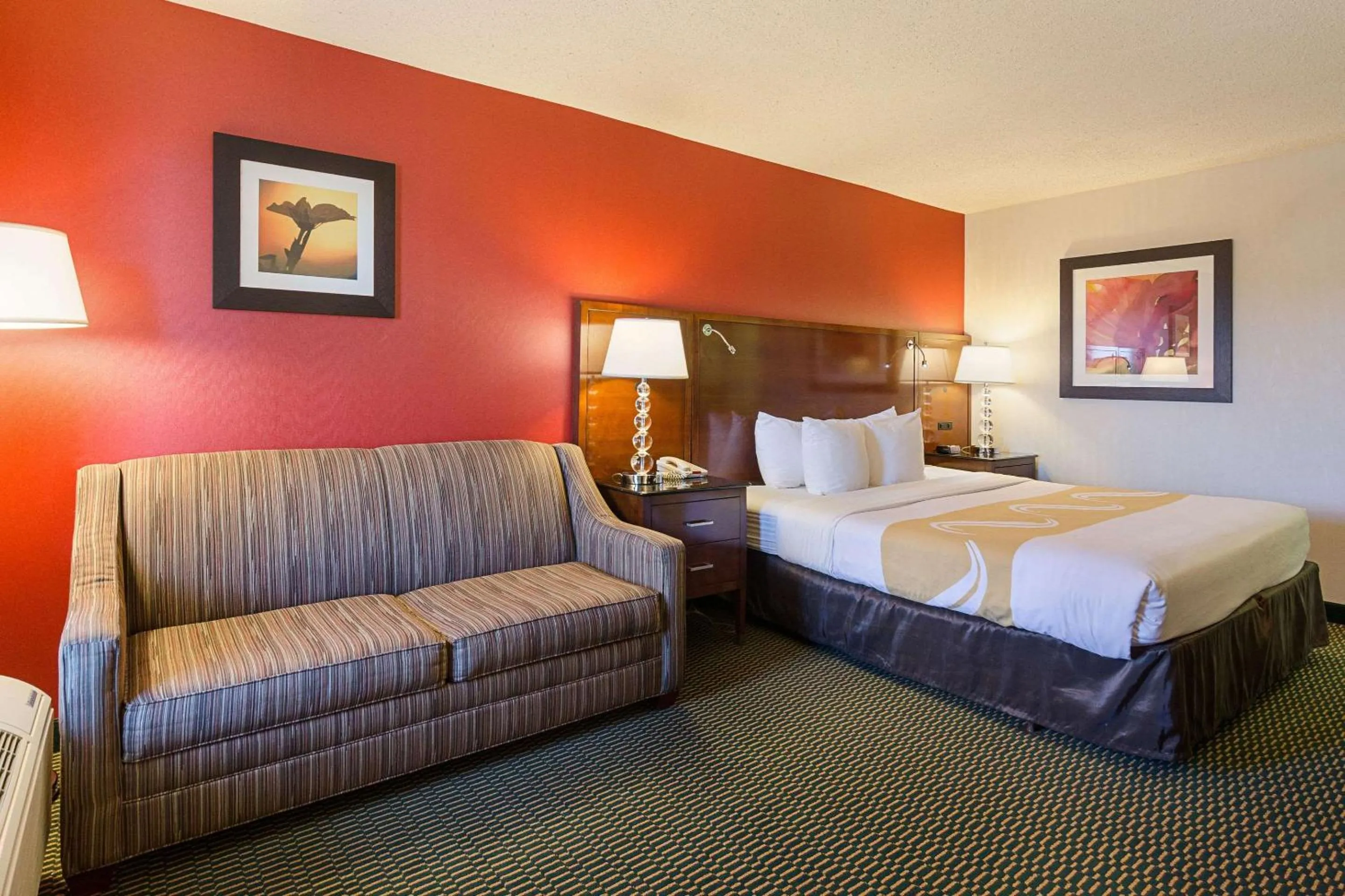 Photo of the whole room, Bed in Quality Inn Christiansburg - Blacksburg