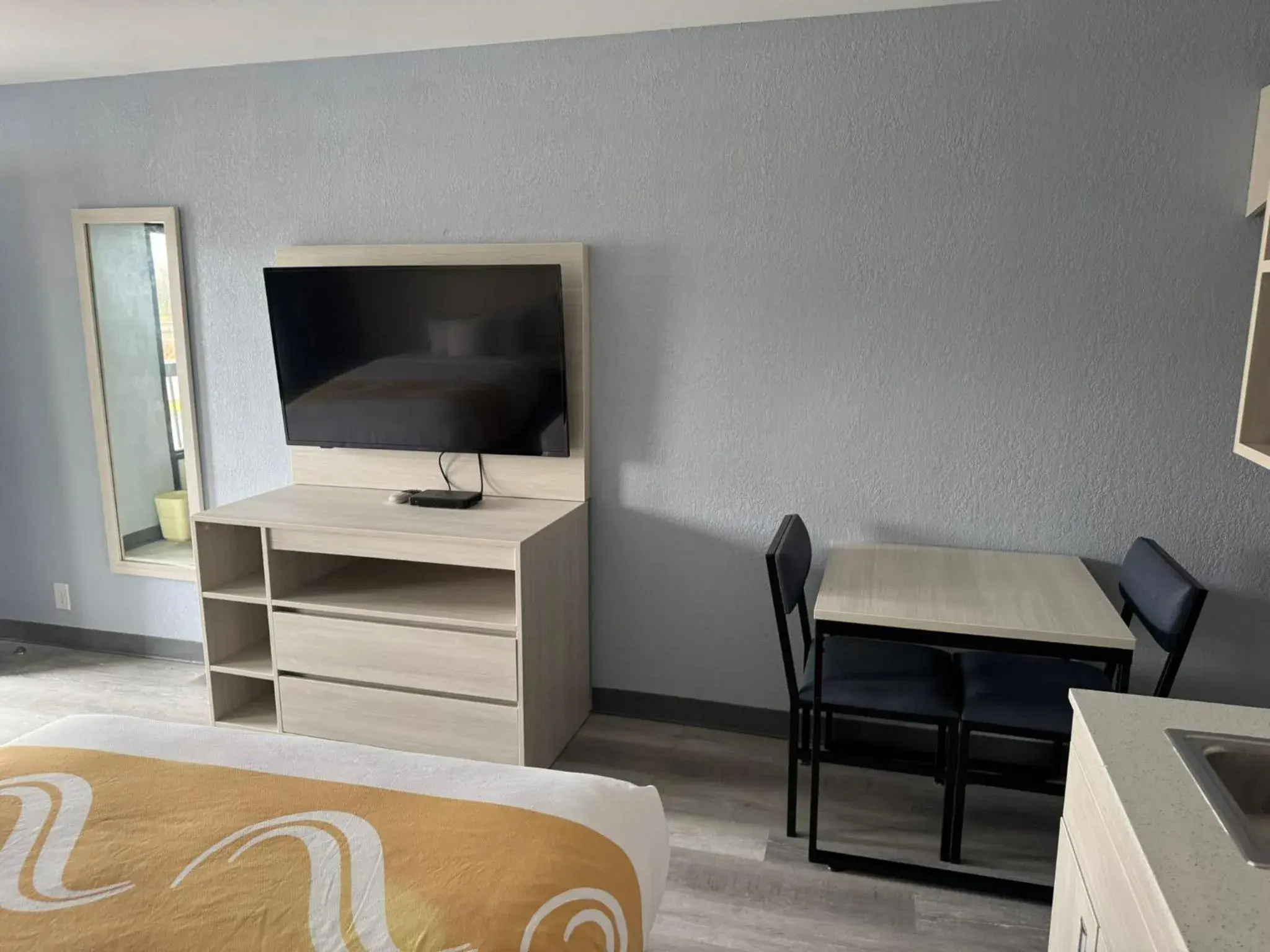 Double Room with Two Double Beds - Non-Smoking in Quality Inn Christiansburg - Blacksburg Double Room with Two Double Beds - Non-Smoking in Quality Inn Christiansburg - Blacksburg