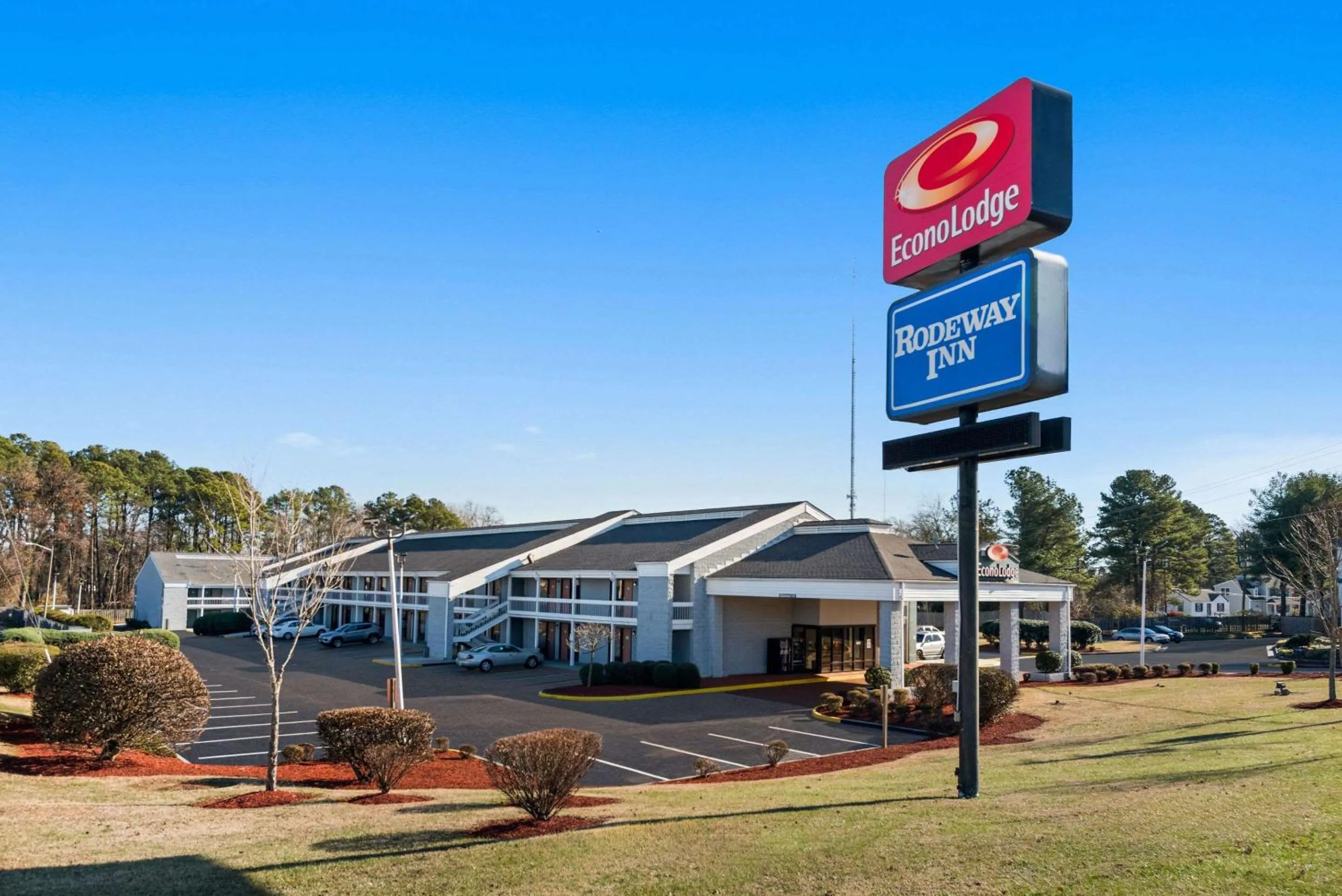 Property building in Econo Lodge