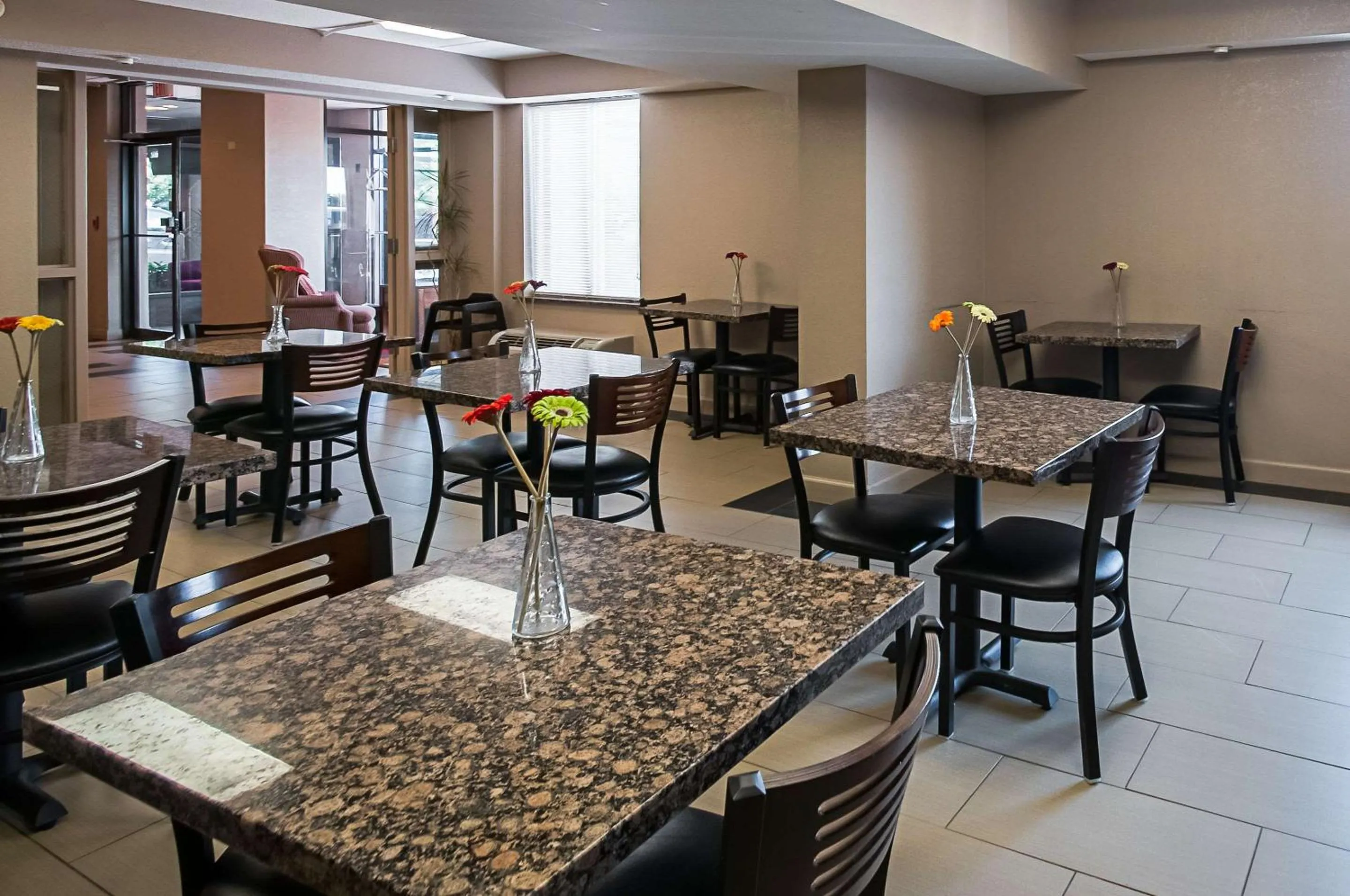 Restaurant/places to eat in Quality Inn near Potomac Mills
