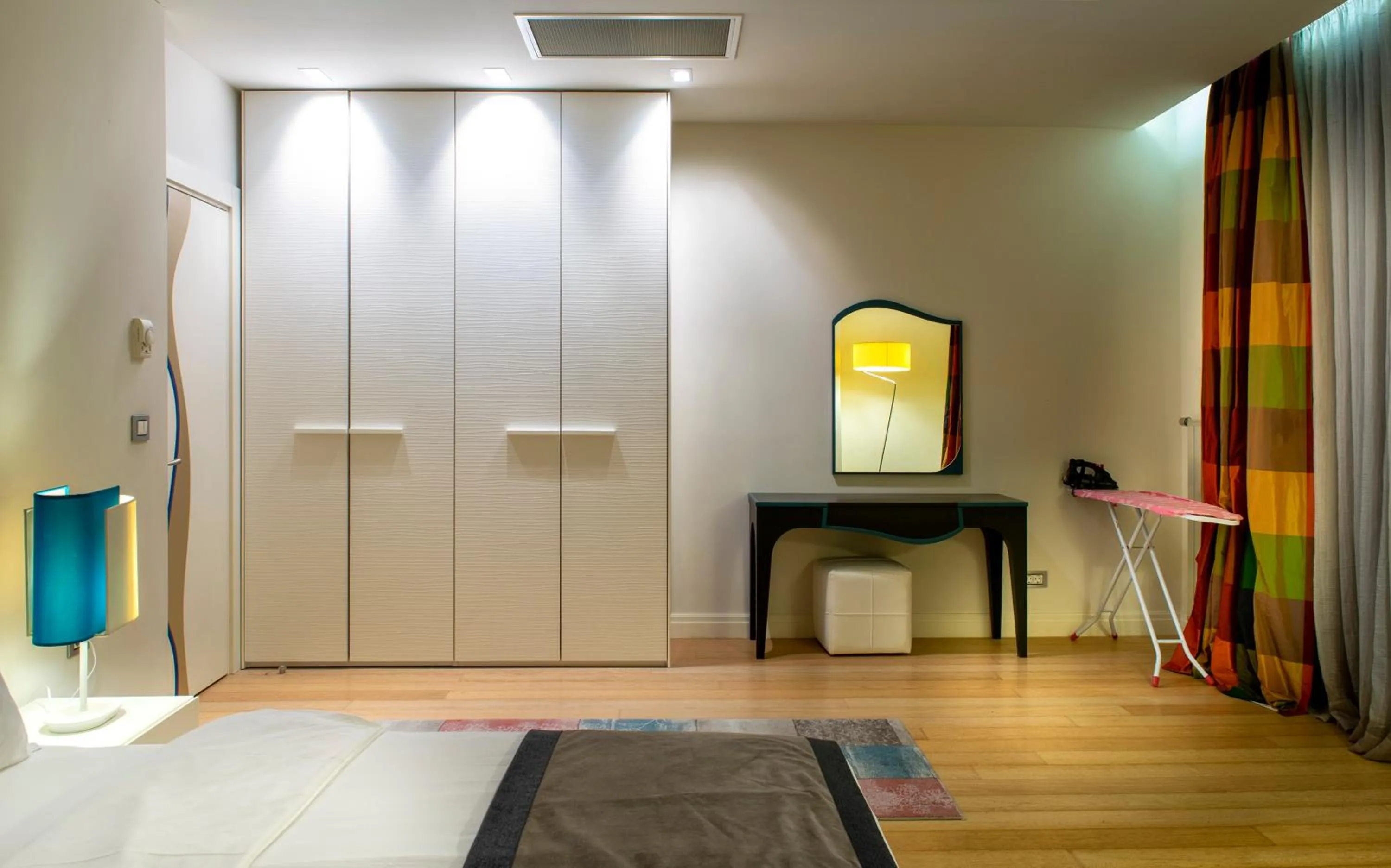 wardrobe, Bed in Armoni Residence & Hotel