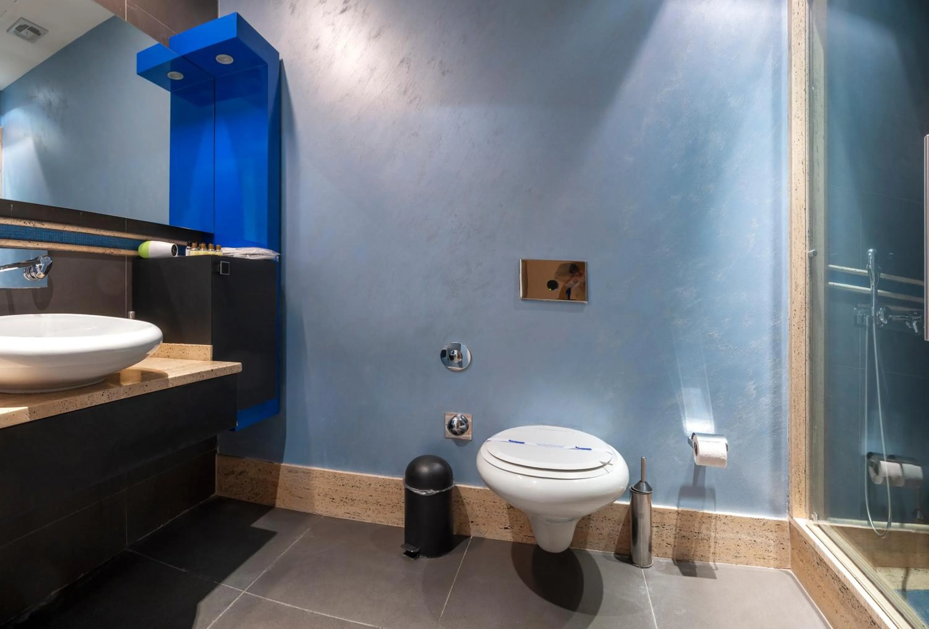 Bathroom in Armoni Residence & Hotel