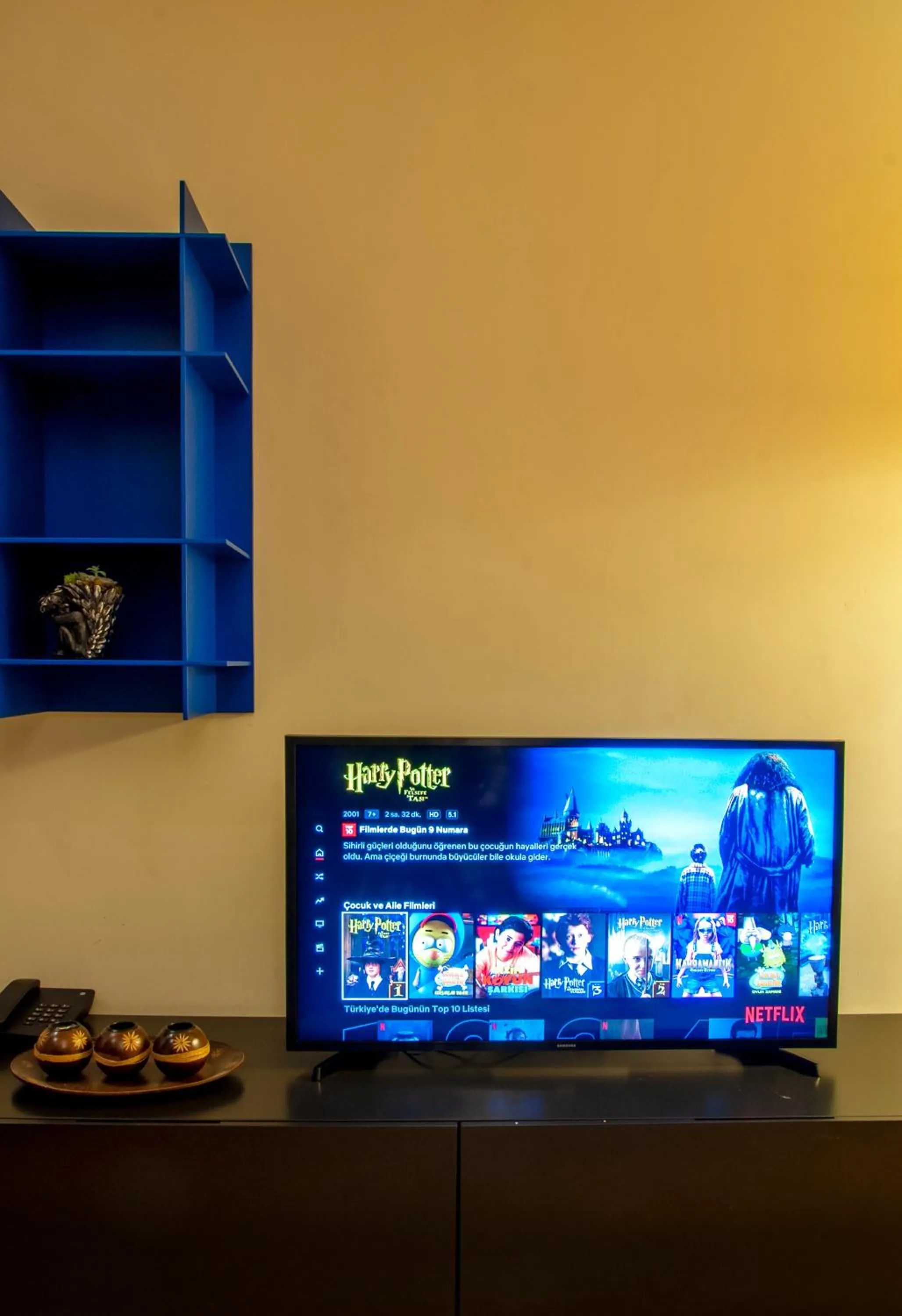 TV and multimedia in Armoni Residence & Hotel