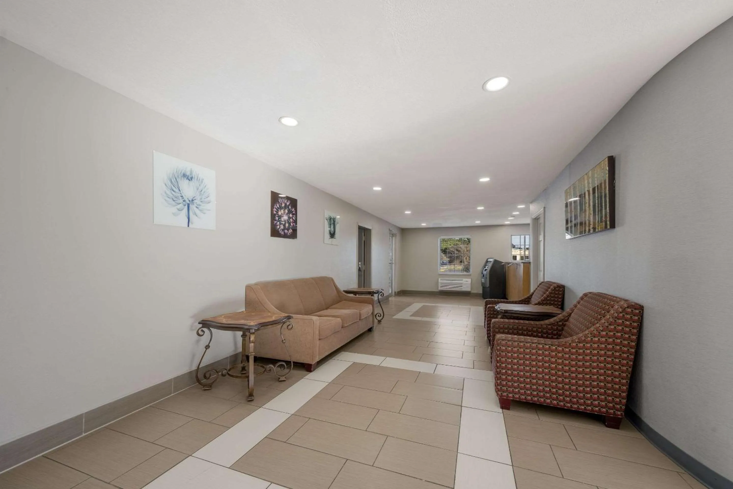 Lobby or reception in Quality Inn University Area