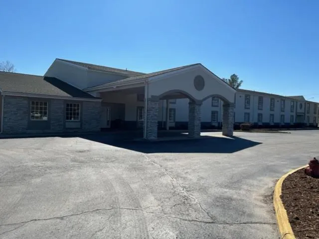 Facade/entrance in Quality Inn University Area