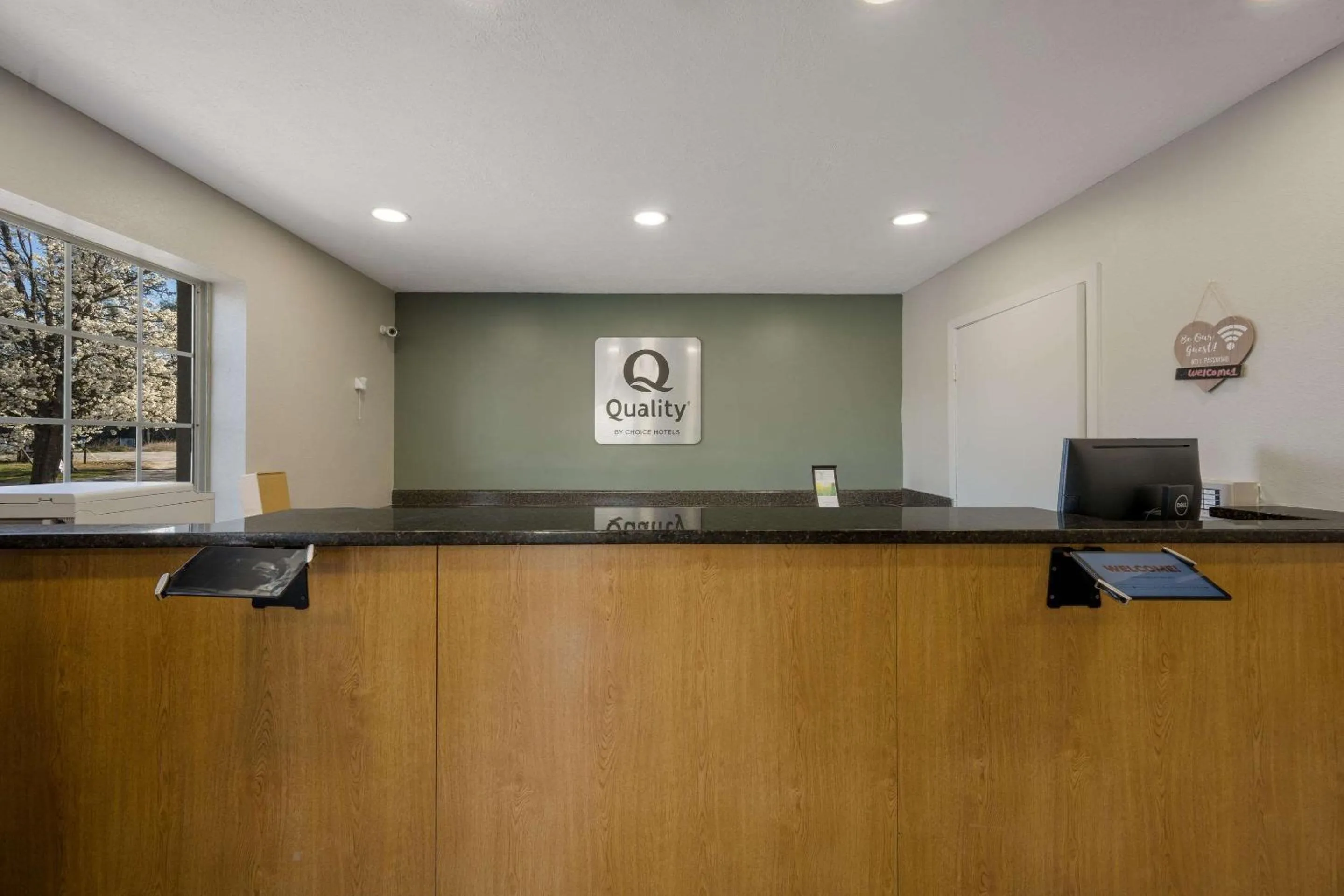 Lobby or reception in Quality Inn University Area