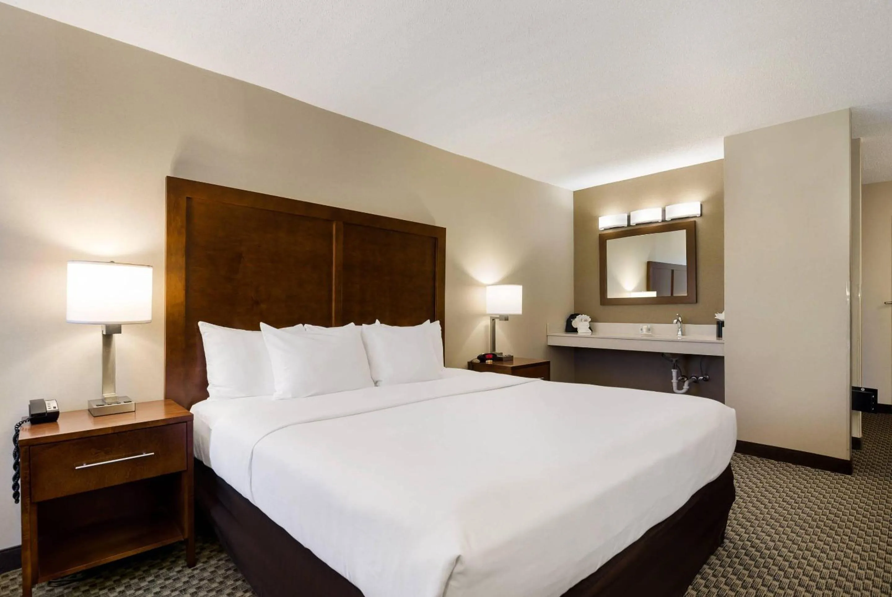 Bedroom, Bed in Comfort Inn Lexington Virginia Horse Center