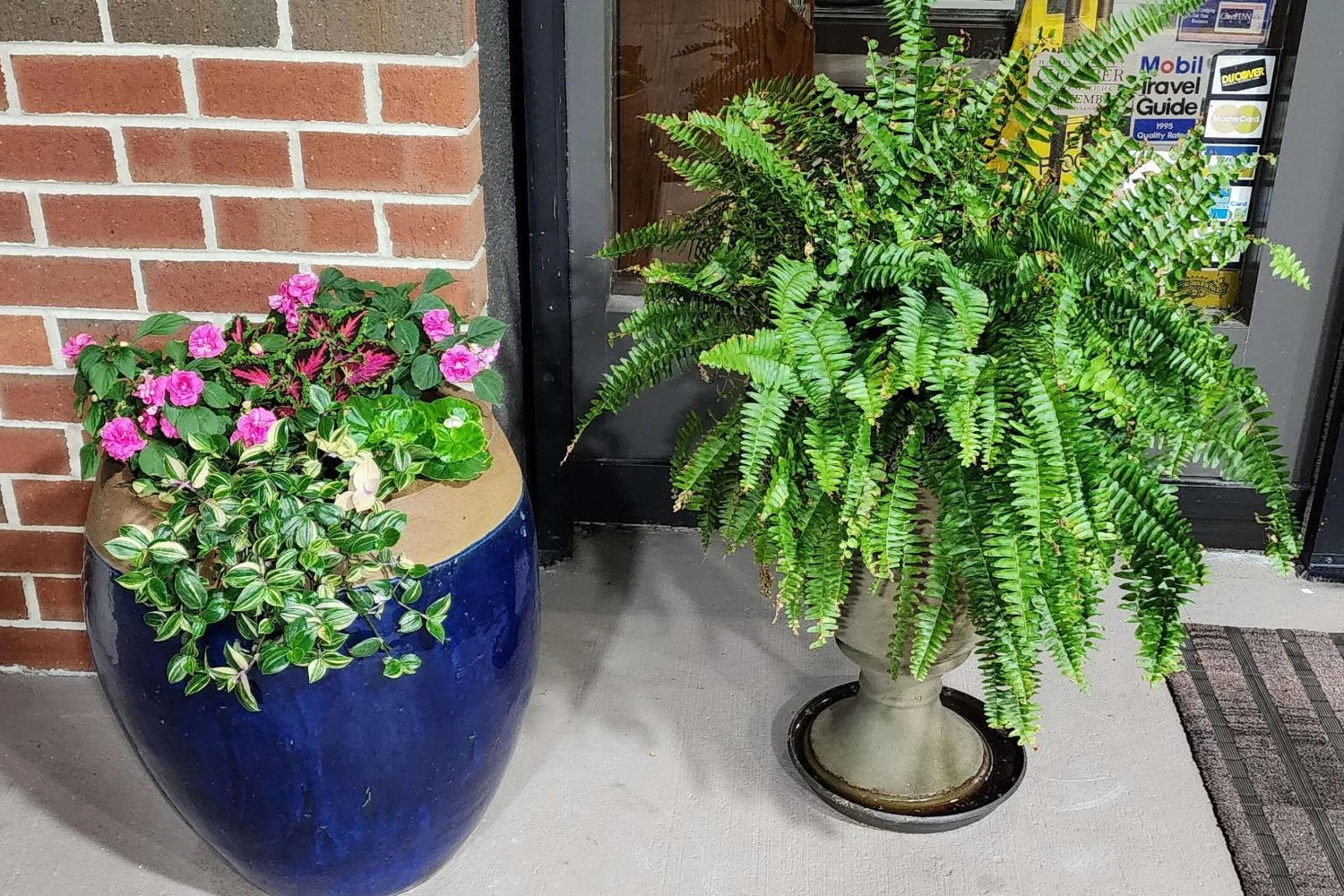 Property building in Quality Inn Dublin I-81