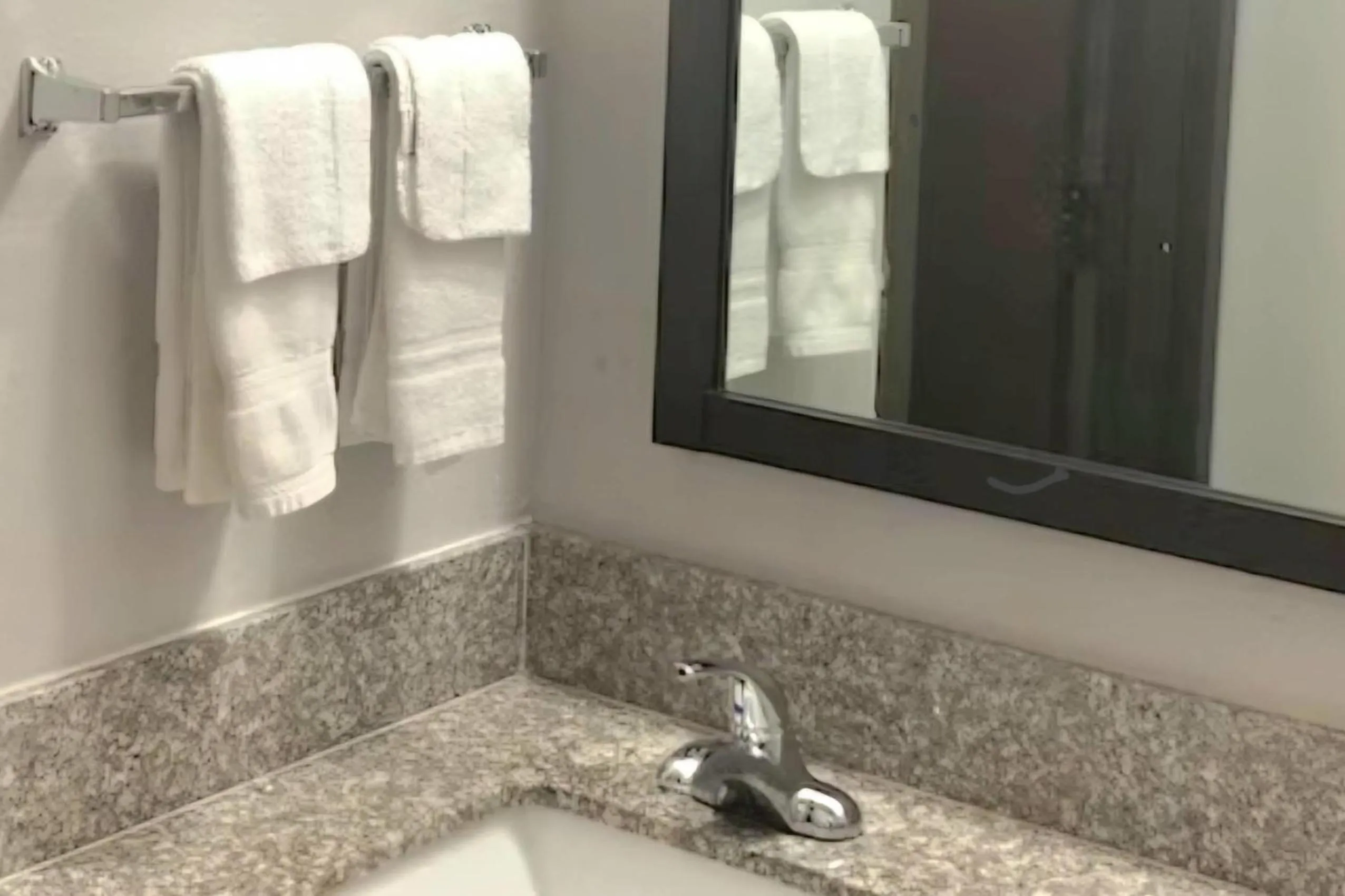 Bedroom in Quality Inn Dublin I-81