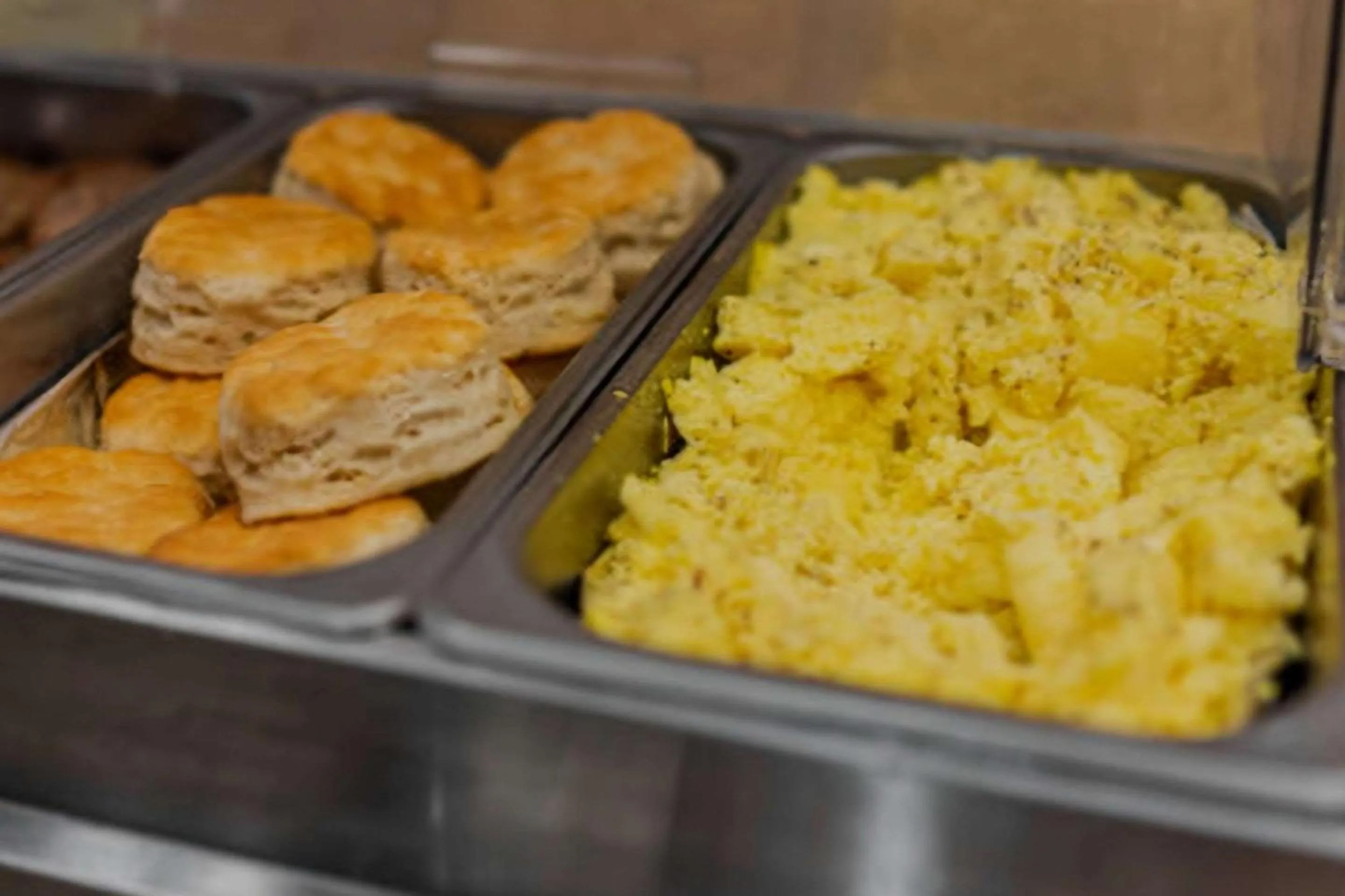 Food and drinks in Quality Inn Dublin I-81