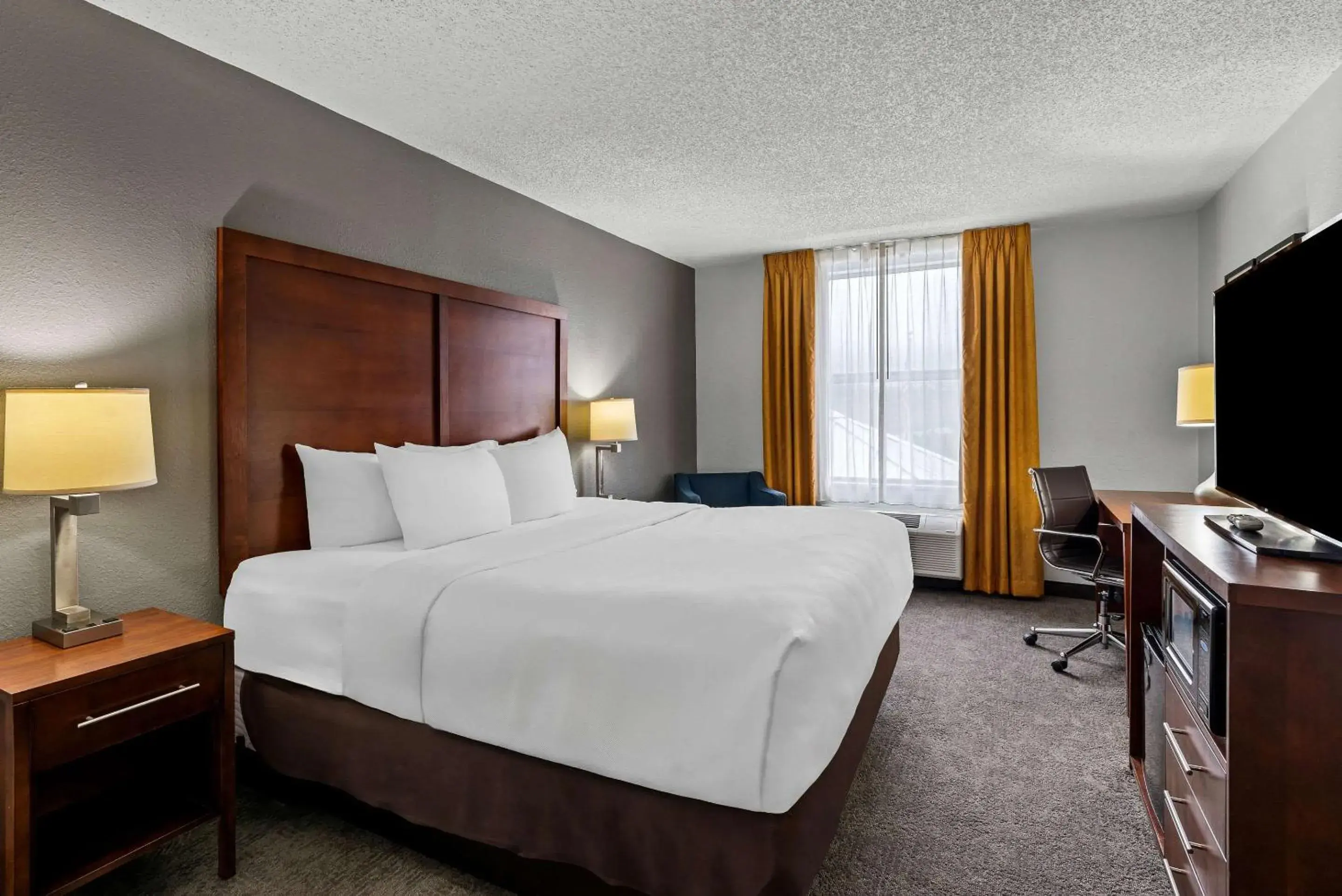 King Room with Sofa Bed - Non-Smoking in Comfort Inn & Suites Staunton King Room with Sofa Bed - Non-Smoking in Comfort Inn & Suites Staunton