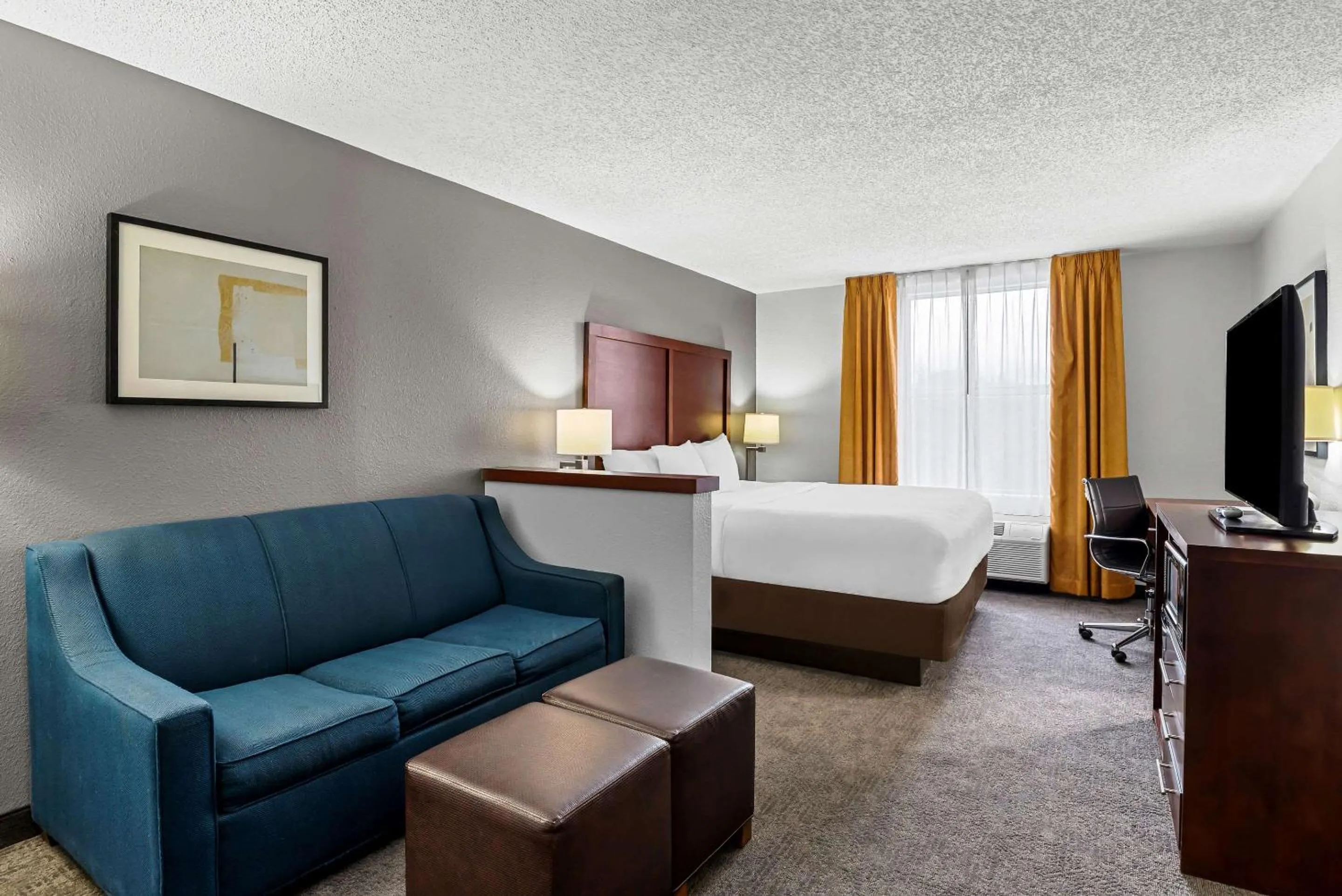 Bedroom, Bed in Comfort Inn & Suites Staunton