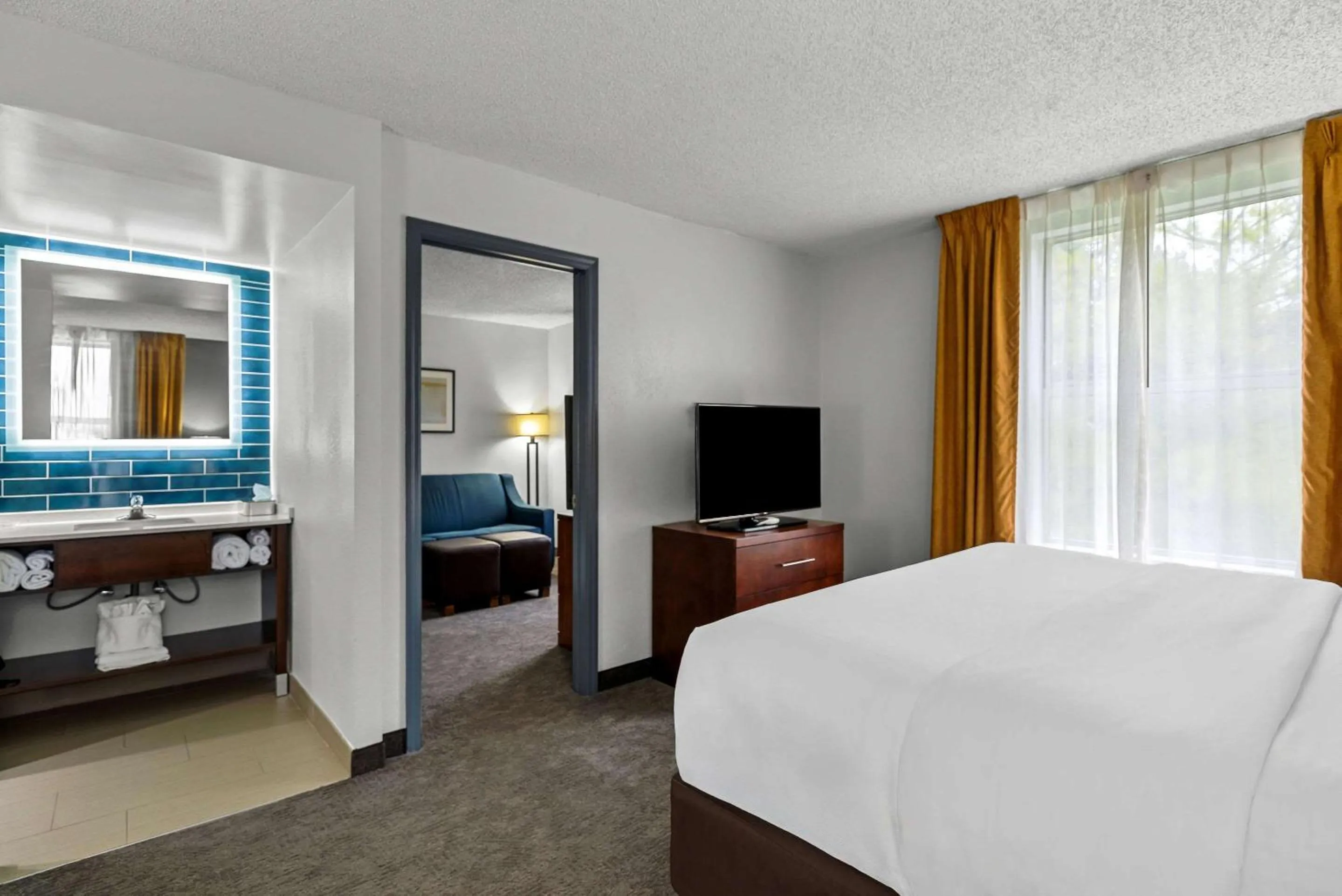 Bedroom, Bed in Comfort Inn & Suites Staunton
