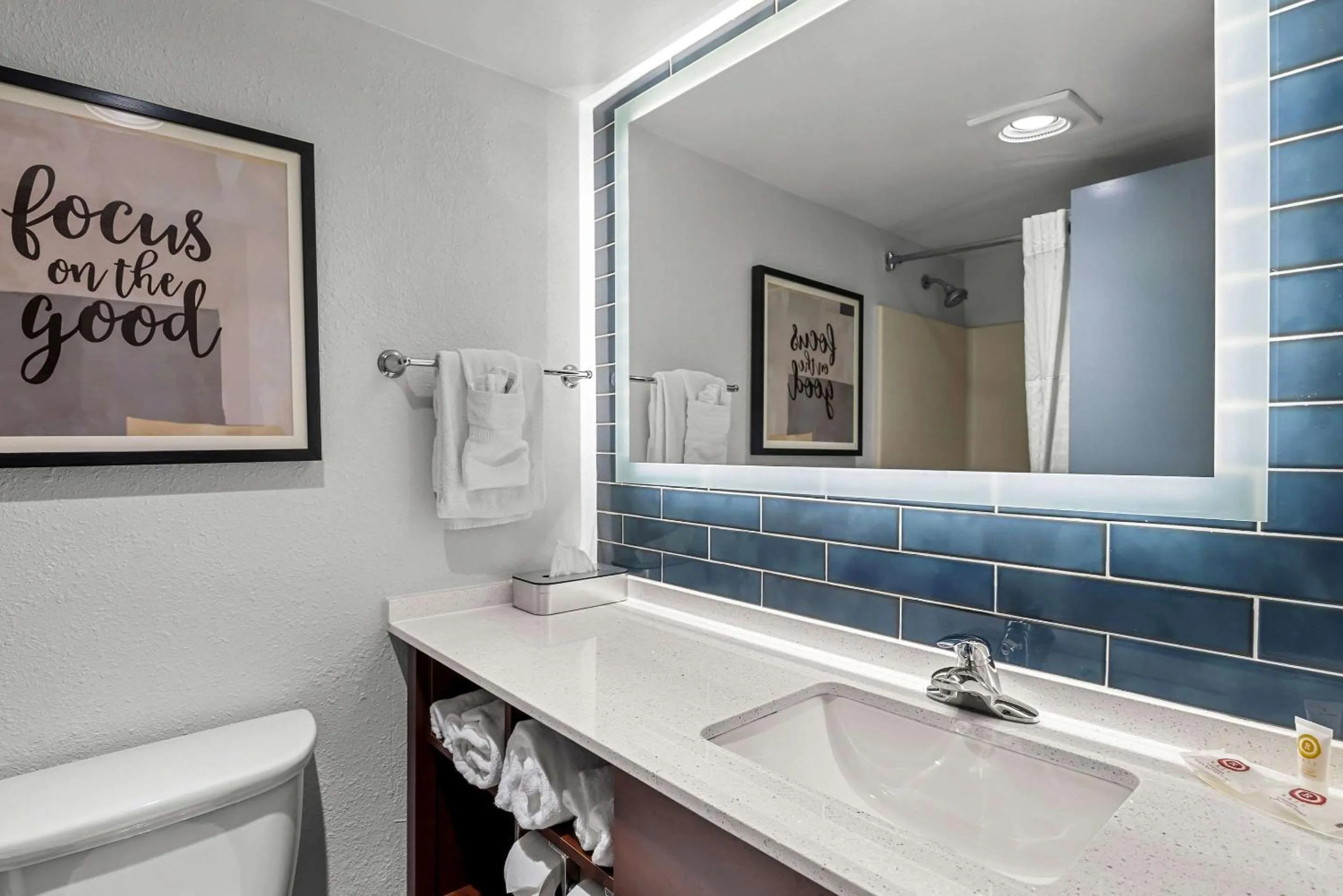 Bedroom in Comfort Inn & Suites Staunton