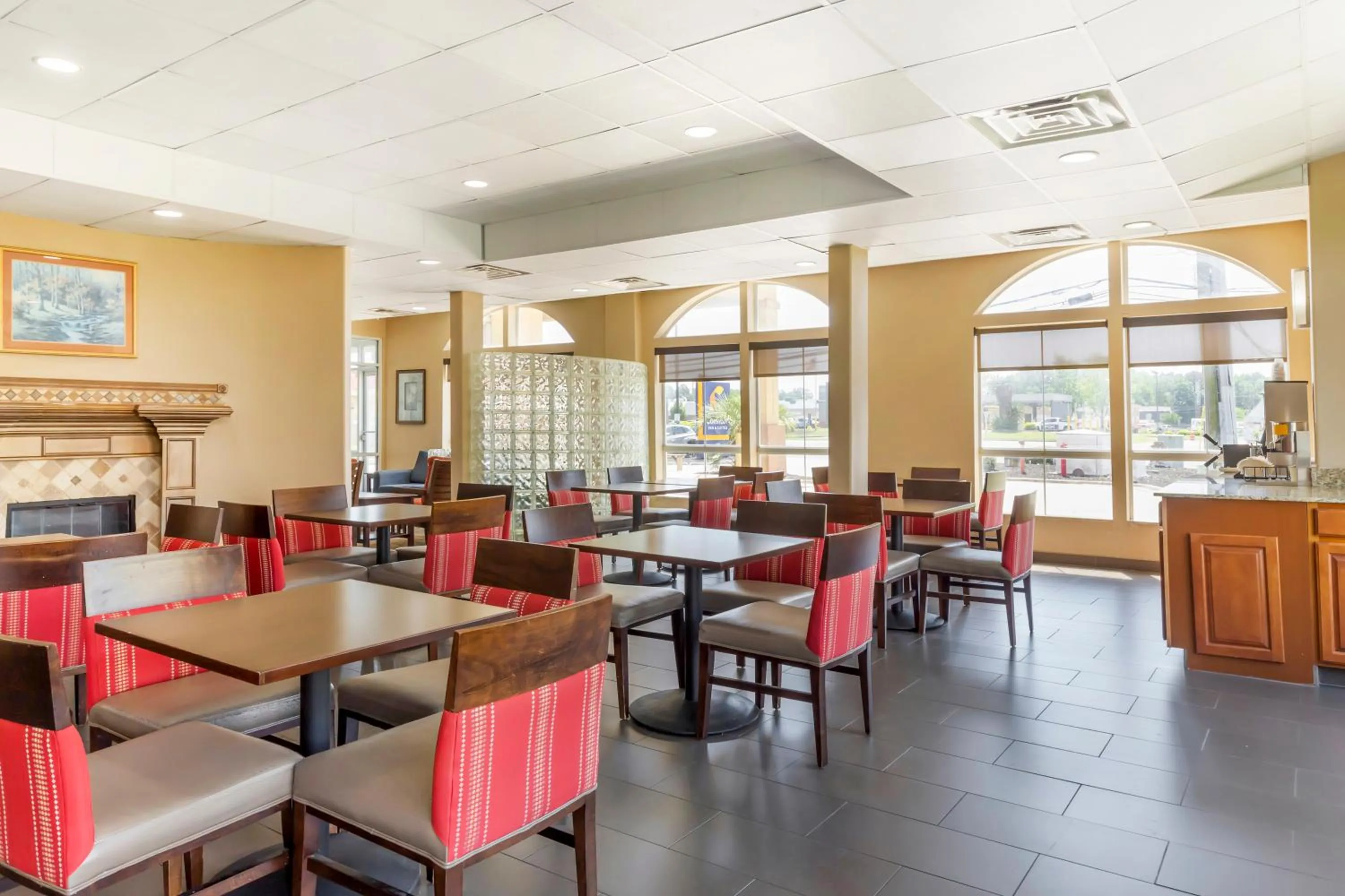Restaurant/places to eat in Comfort Inn & Suites Chesapeake - Portsmouth