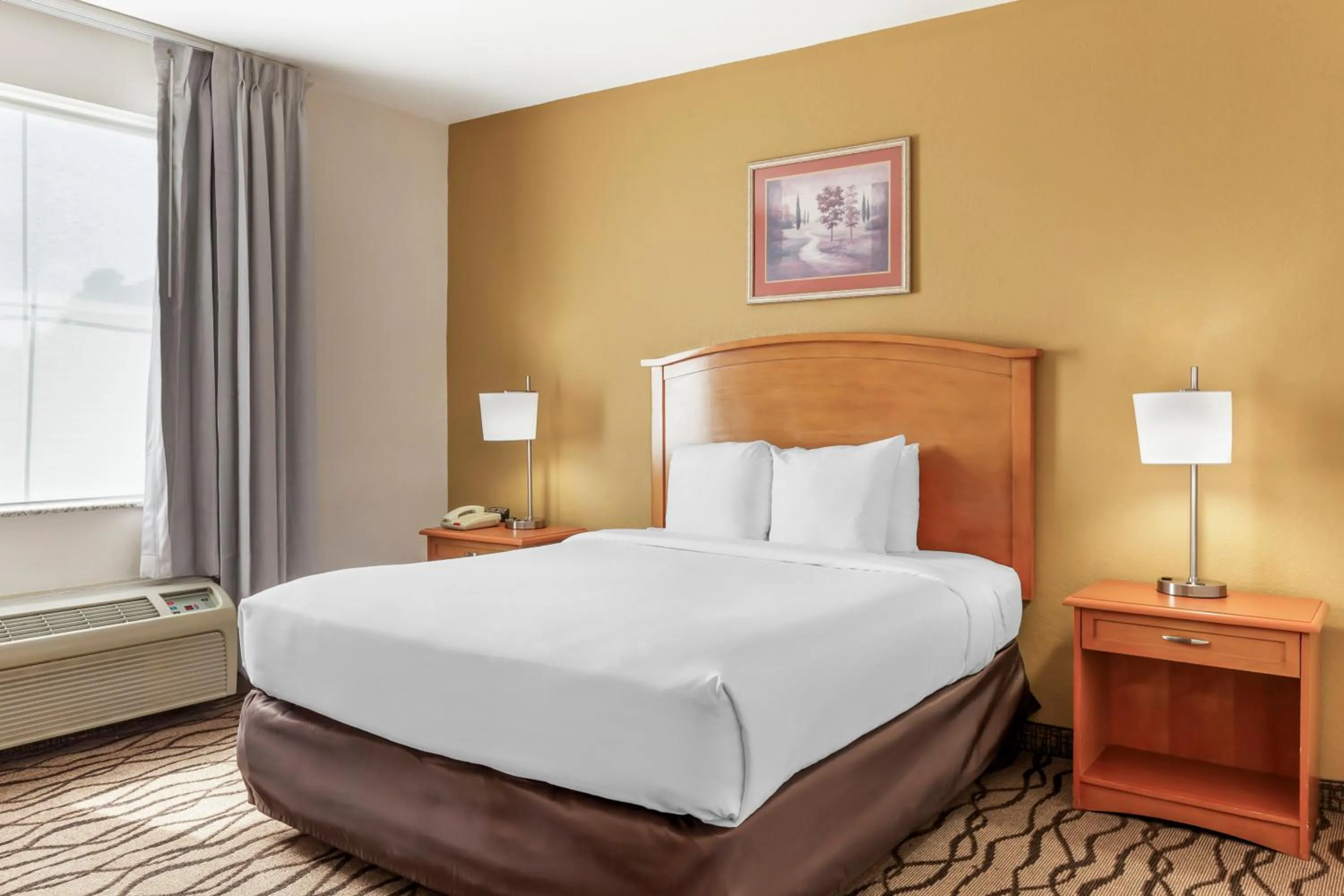Bed in Comfort Inn & Suites Chesapeake - Portsmouth