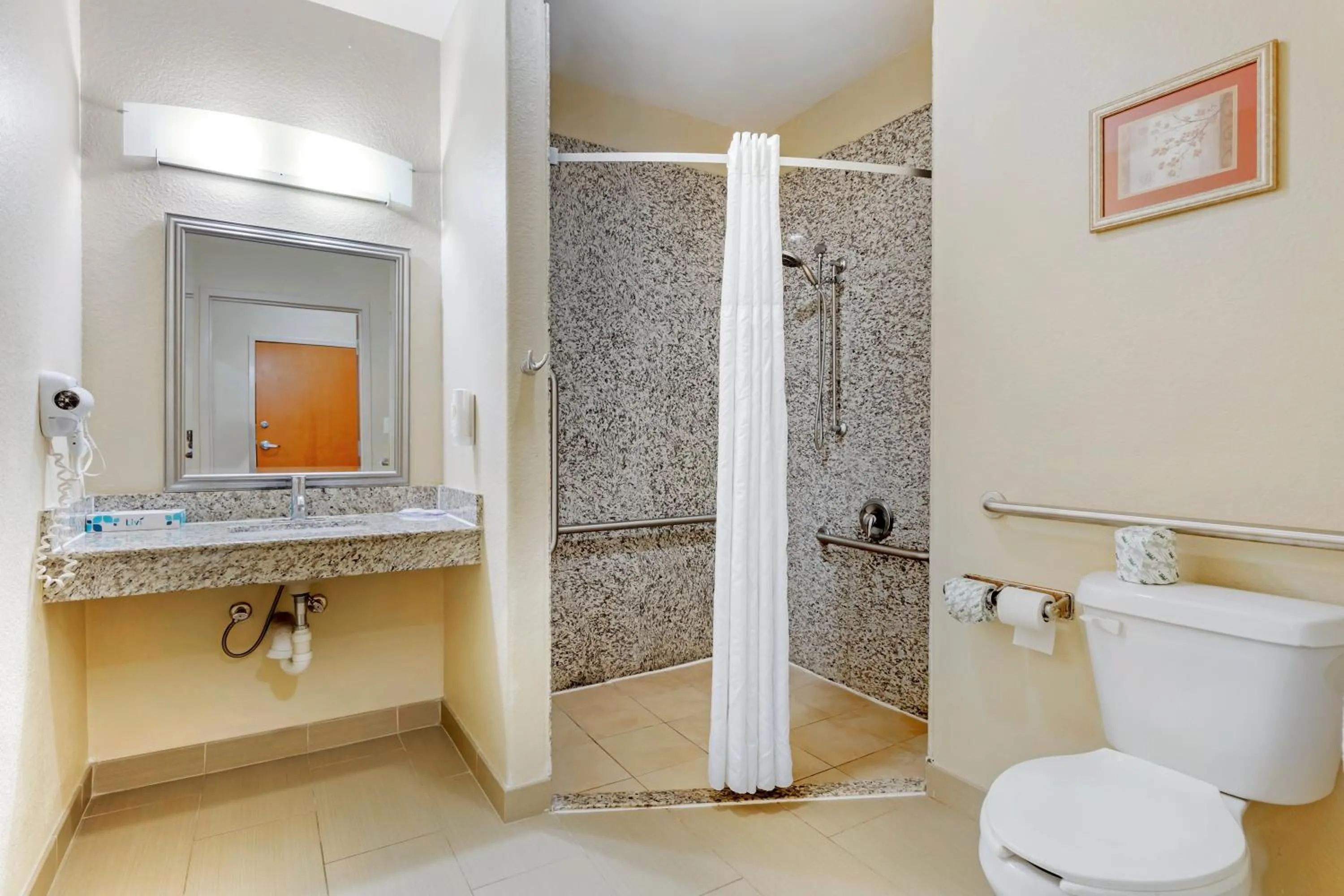 Shower in Comfort Inn & Suites Chesapeake - Portsmouth