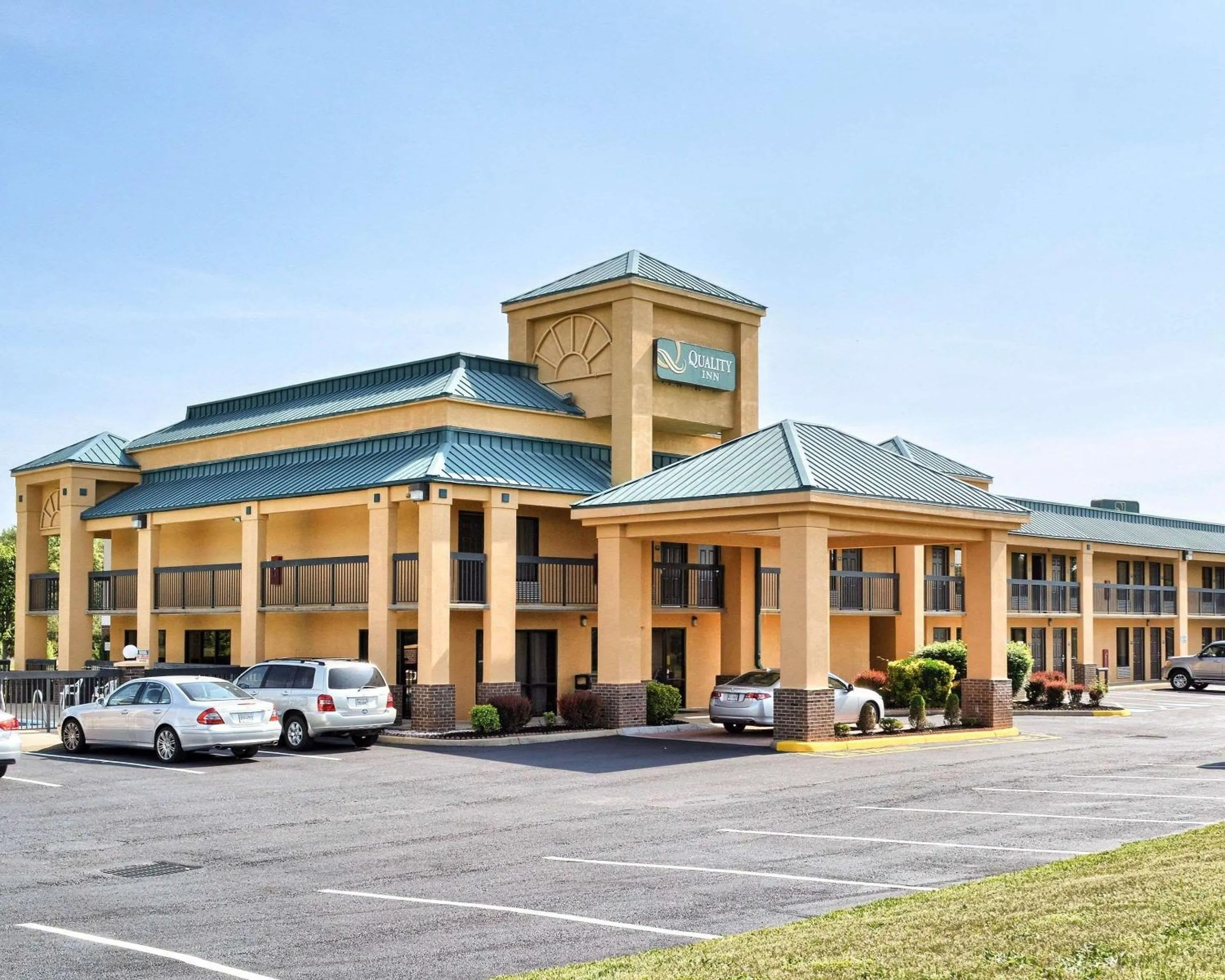 Property building in Quality Inn Thornburg