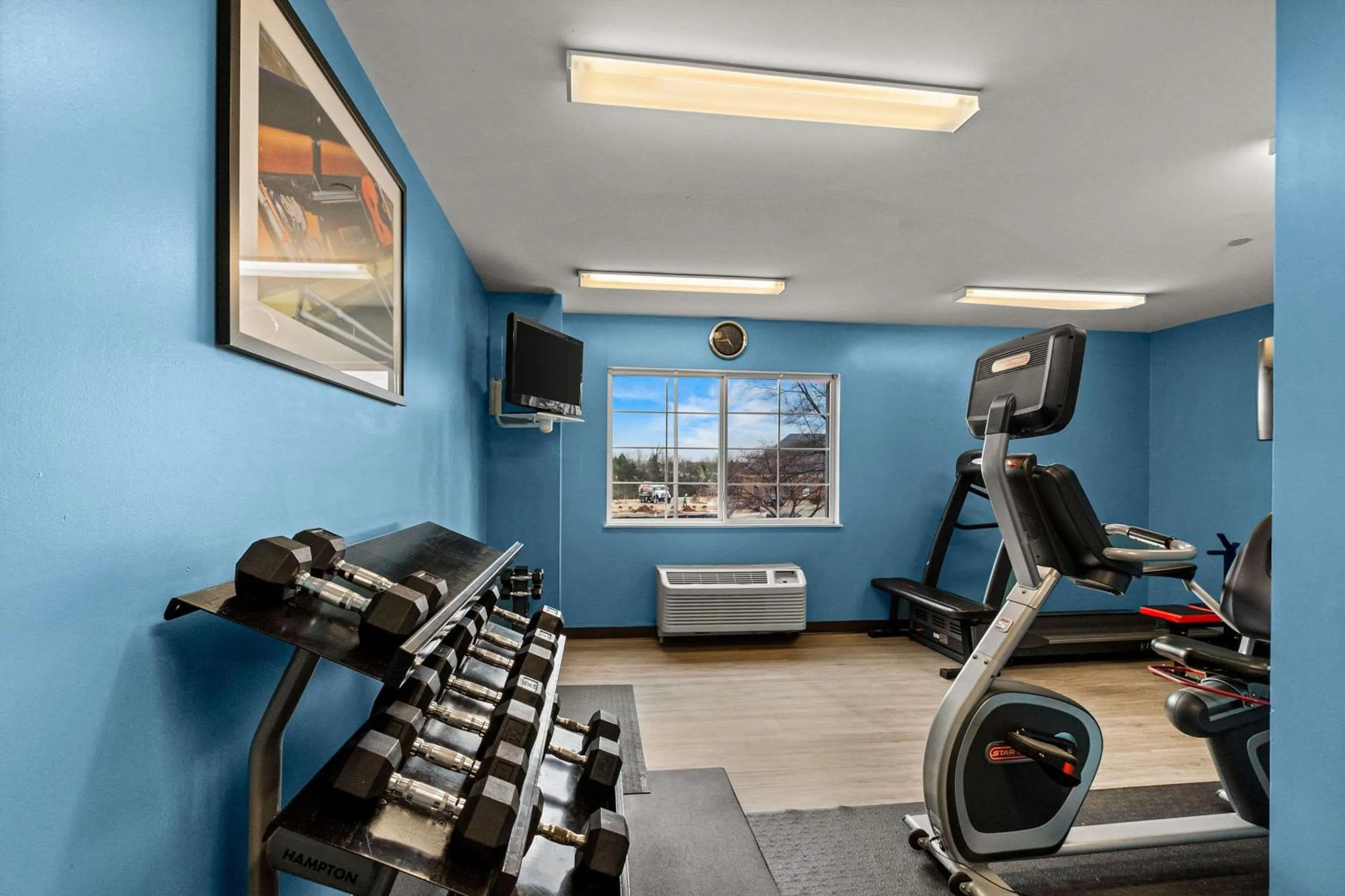 Fitness centre/facilities in Suburban Studios Sterling - Washington Dulles