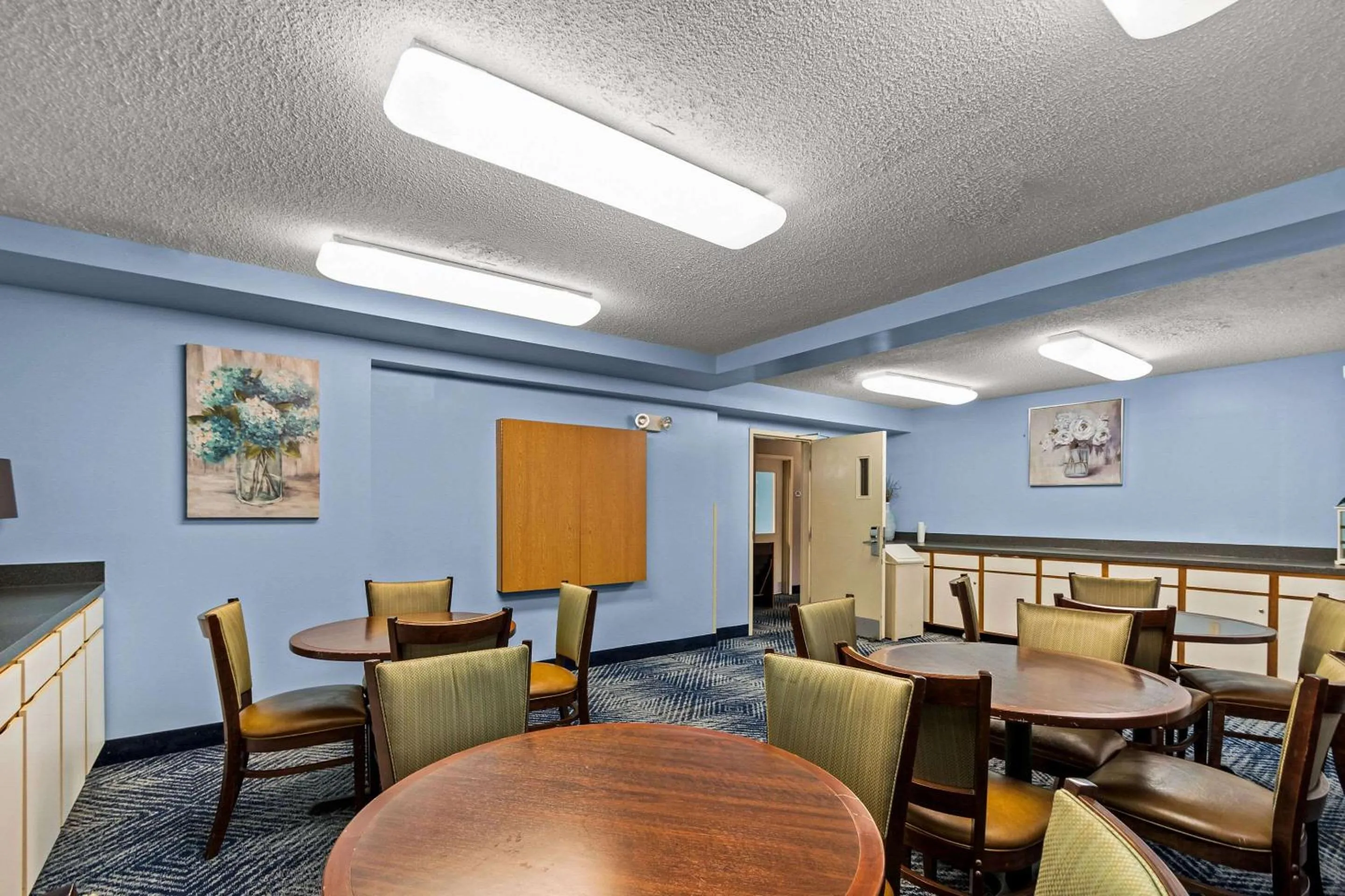 Meeting/conference room in Suburban Studios Sterling - Washington Dulles