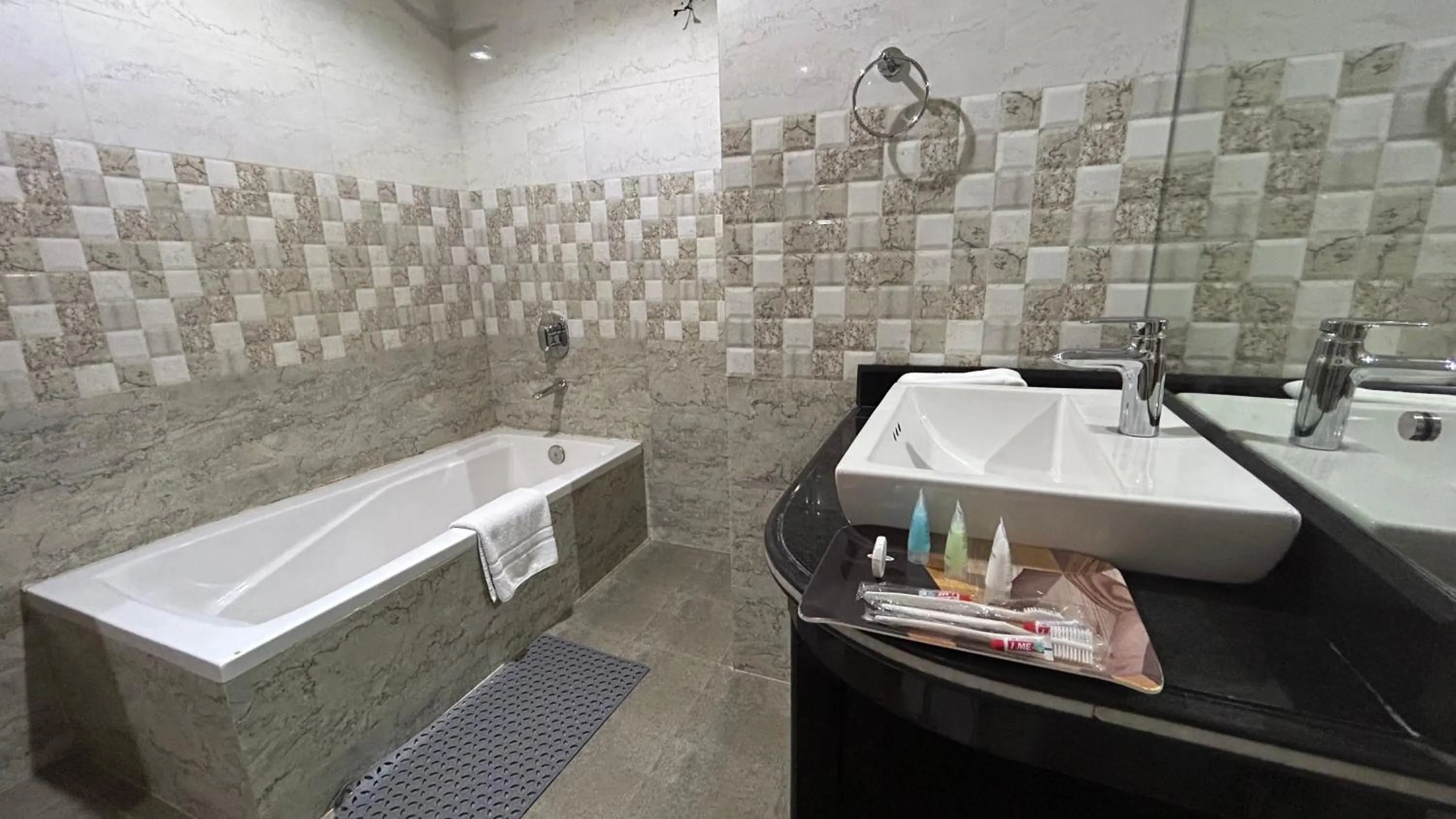 Bathroom in Hotel Earth Light Sauraha