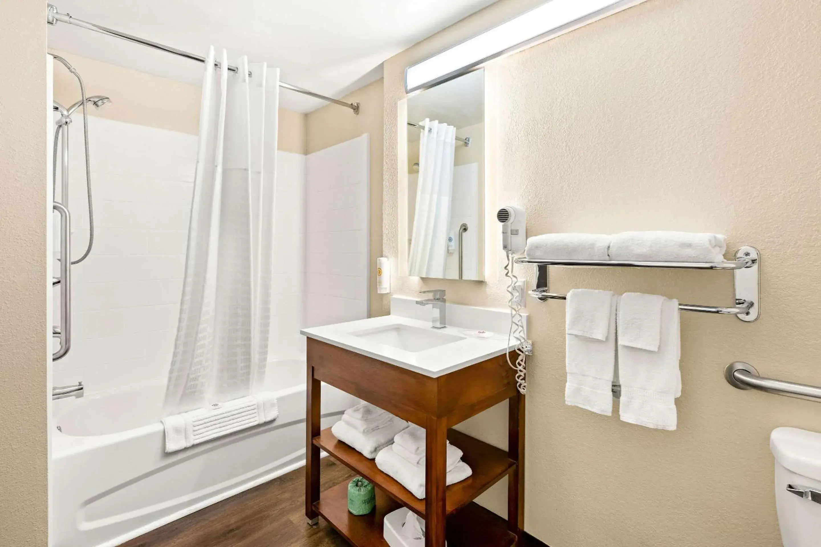 King Suite - Accessible/Non-Smoking in Comfort Suites Abingdon I-81 King Suite - Accessible/Non-Smoking in Comfort Suites Abingdon I-81