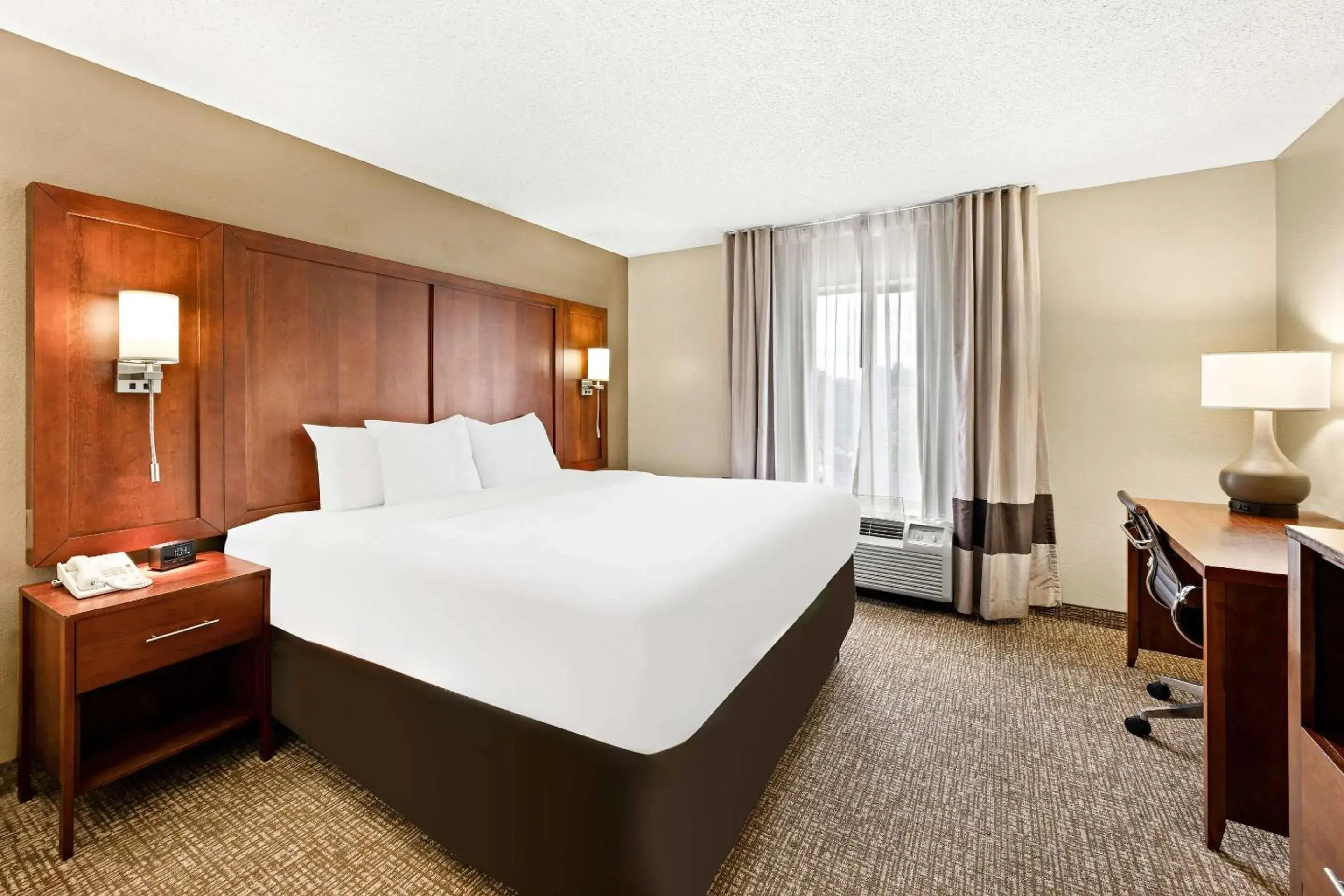 King Suite - Non-Smoking in Comfort Suites Abingdon I-81 King Suite - Non-Smoking in Comfort Suites Abingdon I-81