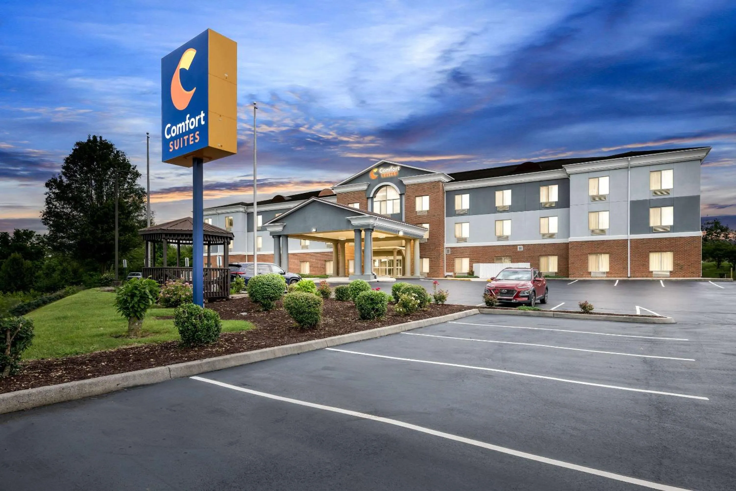 Property building in Comfort Suites Abingdon I-81
