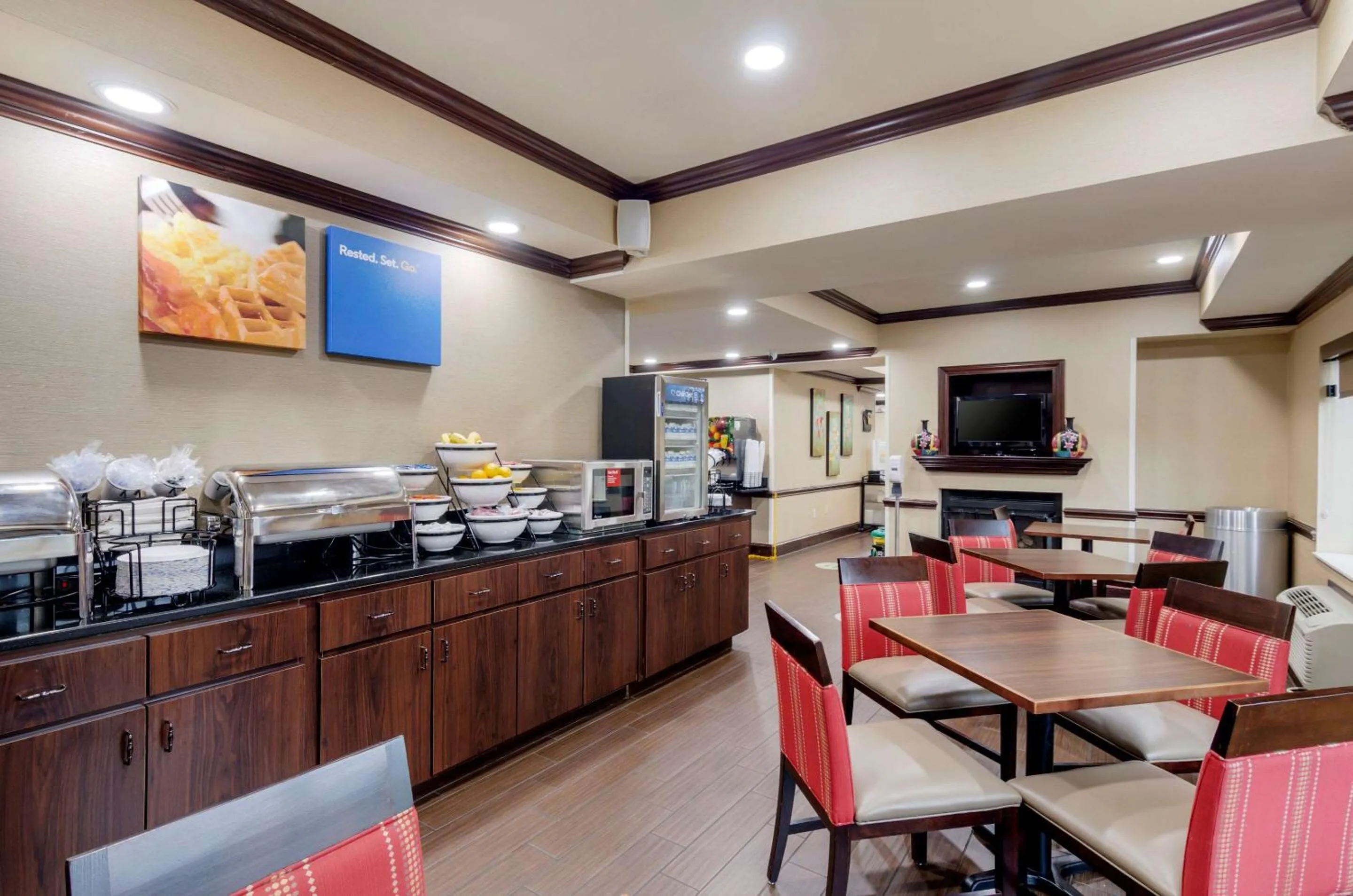 Breakfast in Comfort Inn & Suites Hillsville I-77