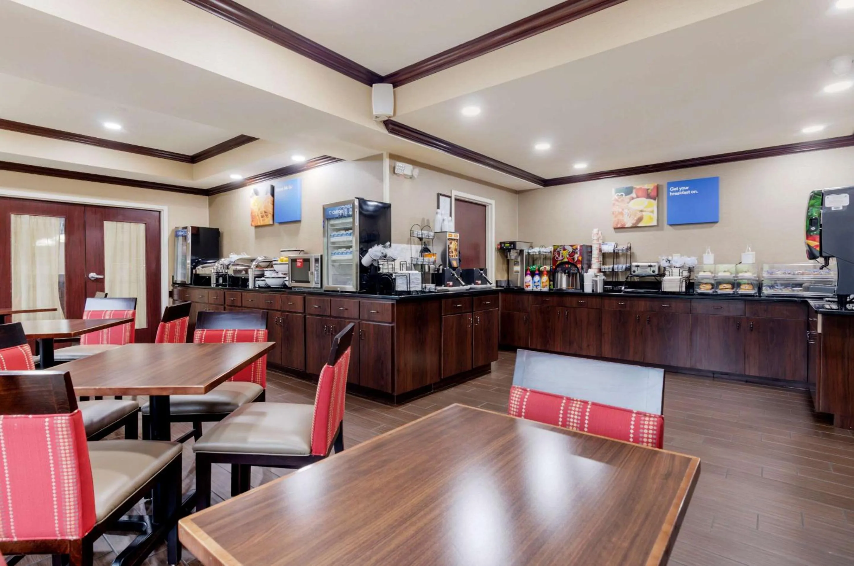 Breakfast in Comfort Inn & Suites Hillsville I-77