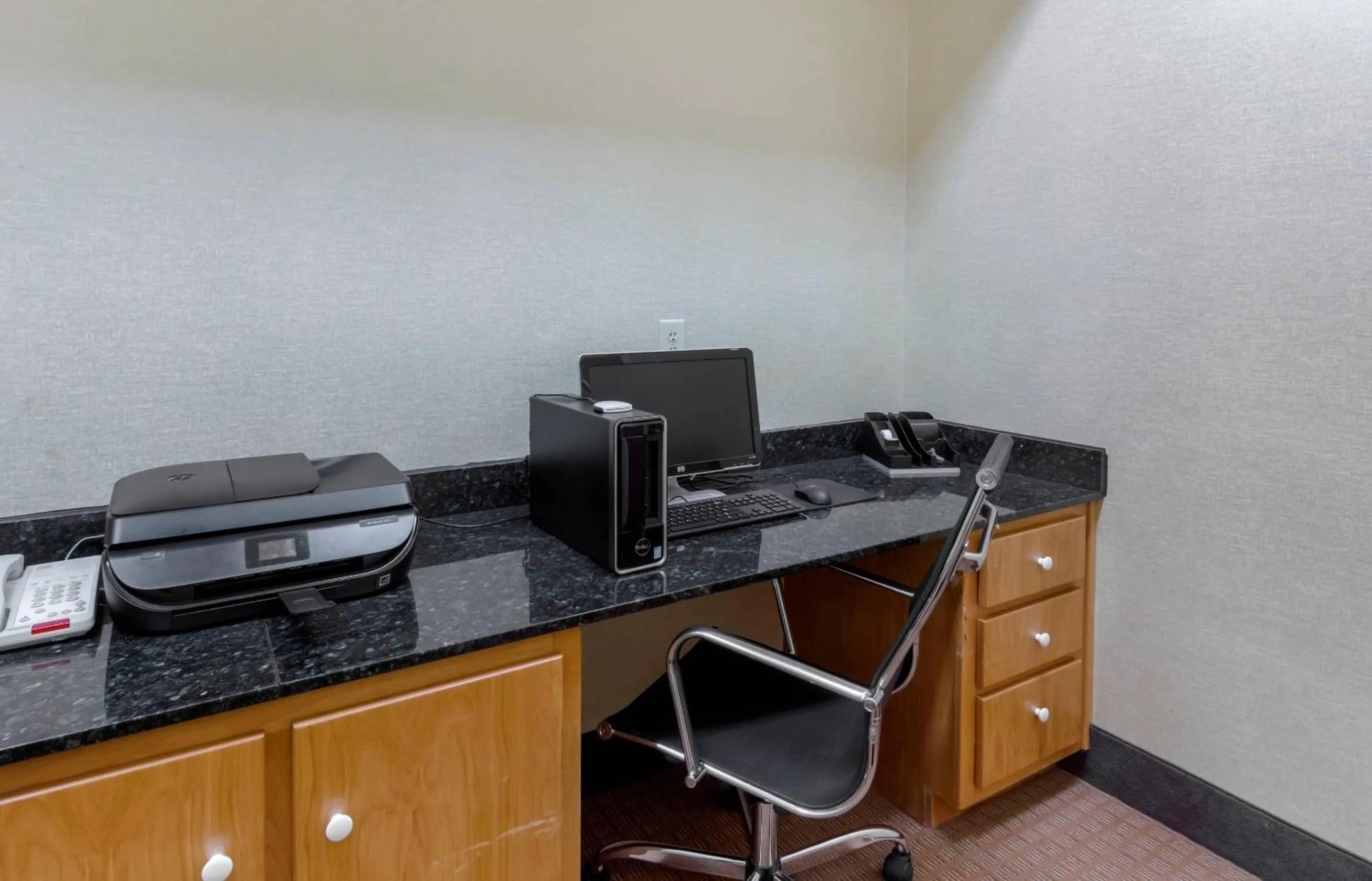 Business facilities in Sleep Inn & Suites Prince George near Fort Lee
