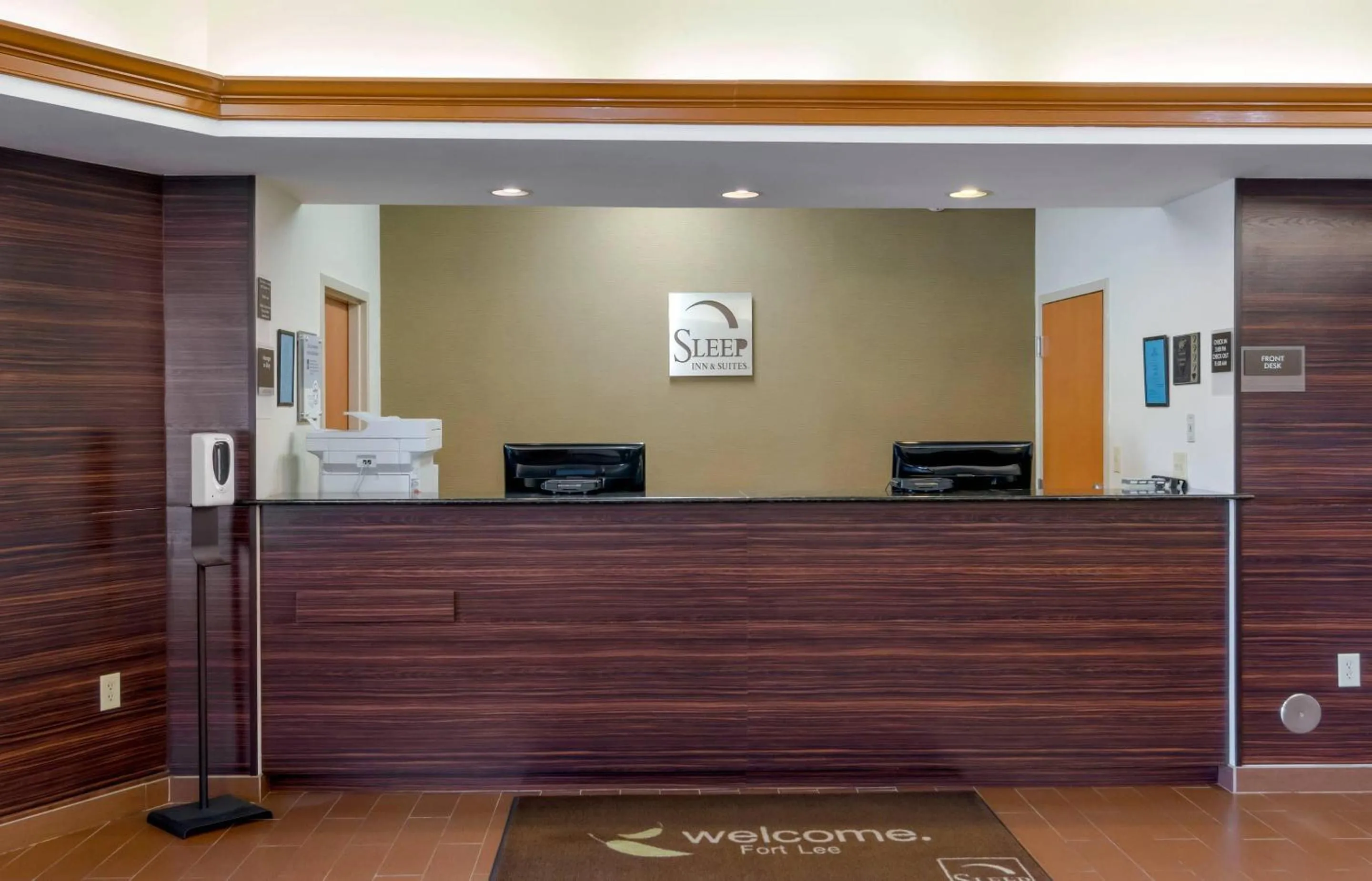 Lobby or reception in Sleep Inn & Suites Prince George near Fort Lee