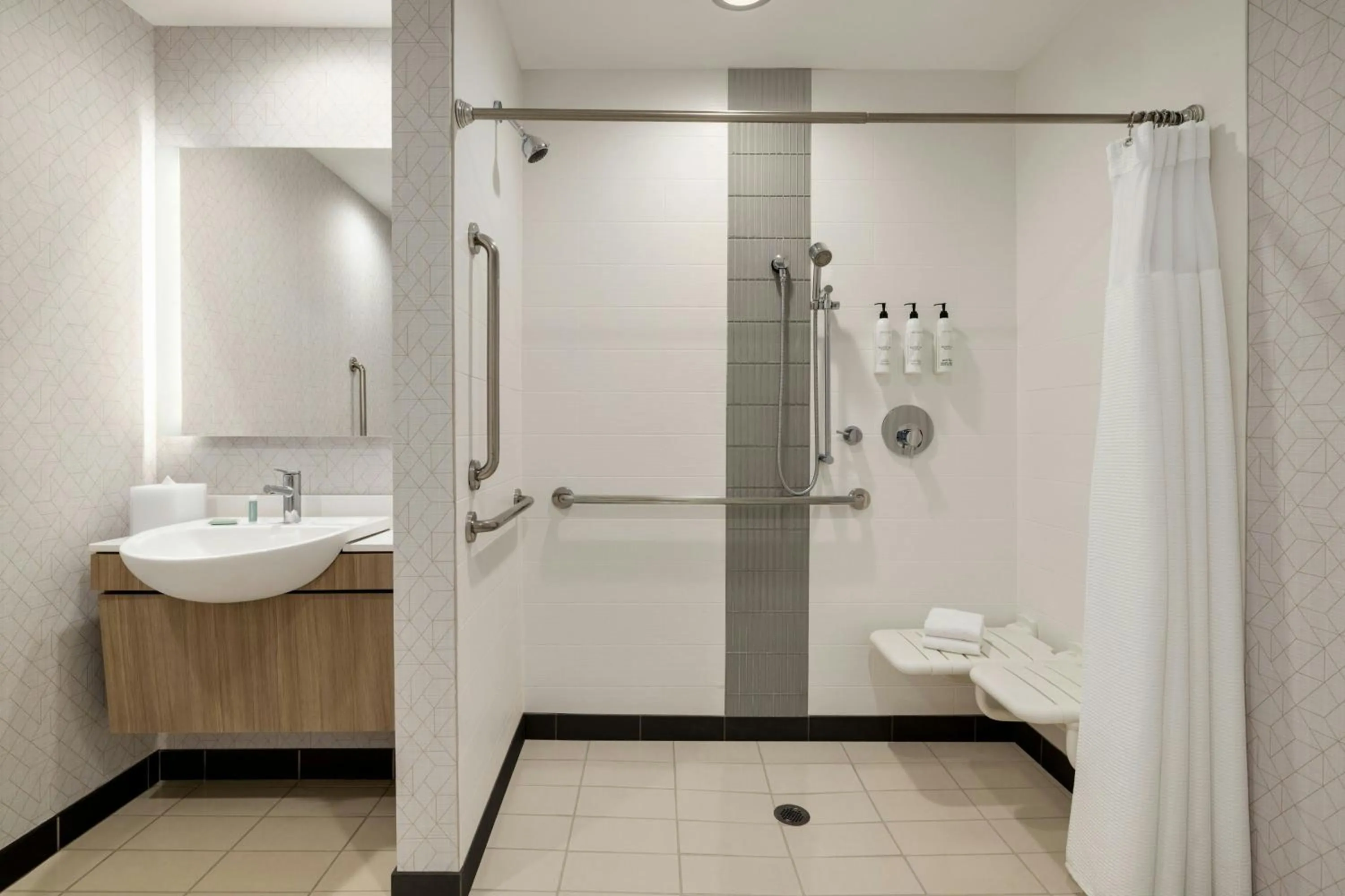 Bathroom in SpringHill Suites by Marriott Roanoke