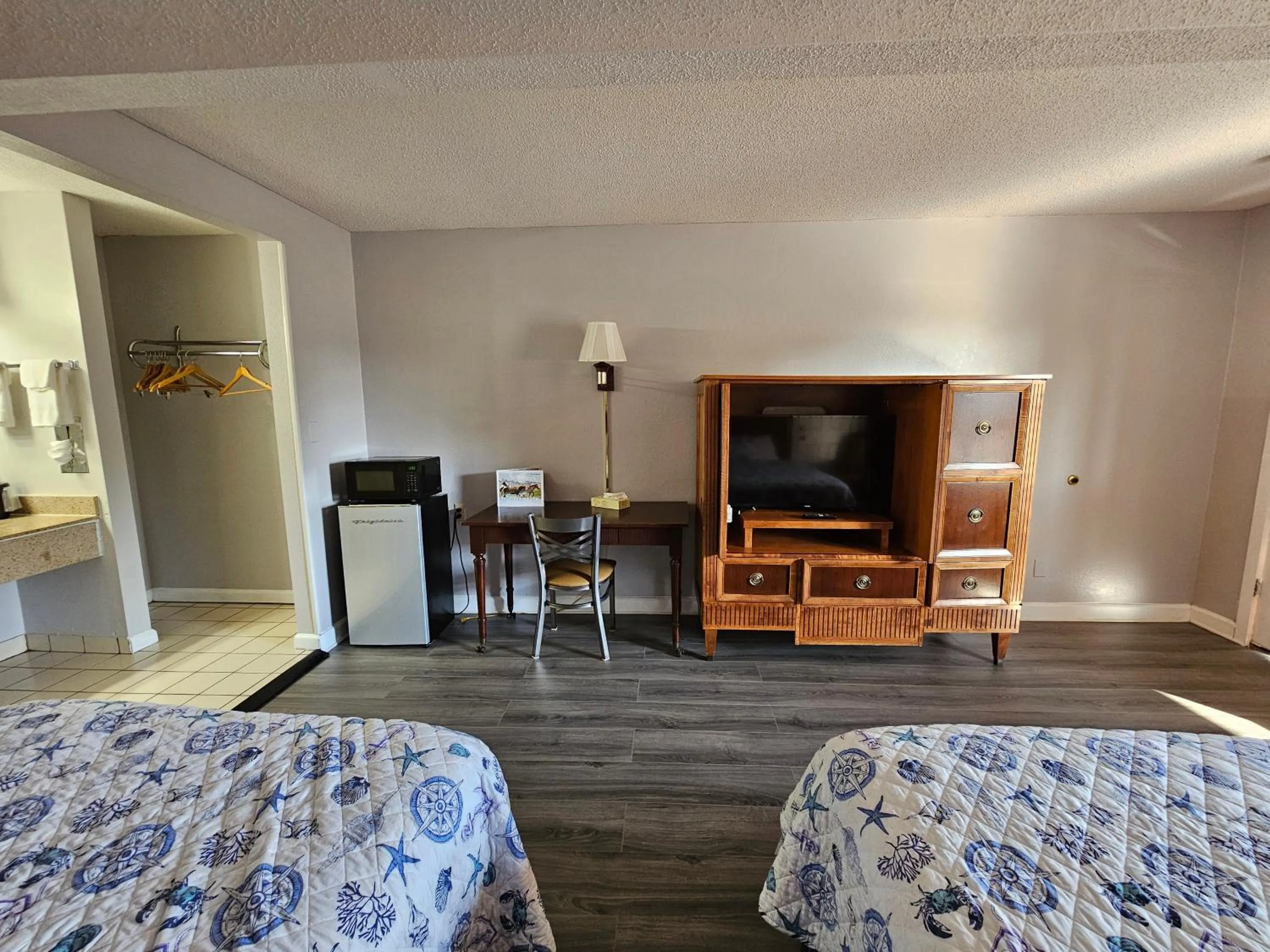 Photo of the whole room, Bed in Atlantic Shores Inn and Suites