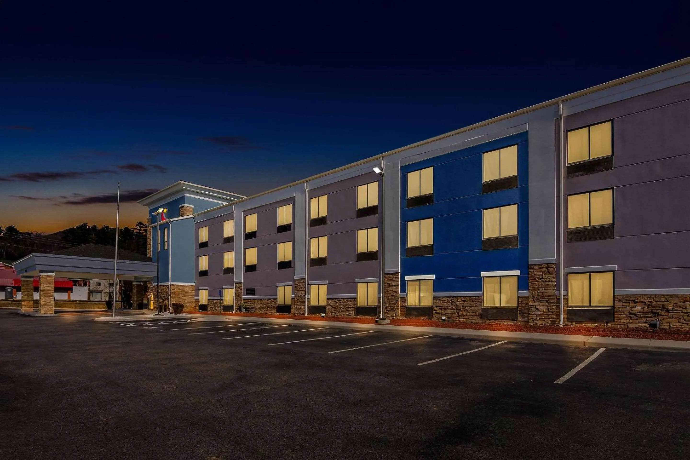 Property building in Comfort Suites Salem-Roanoke I-81