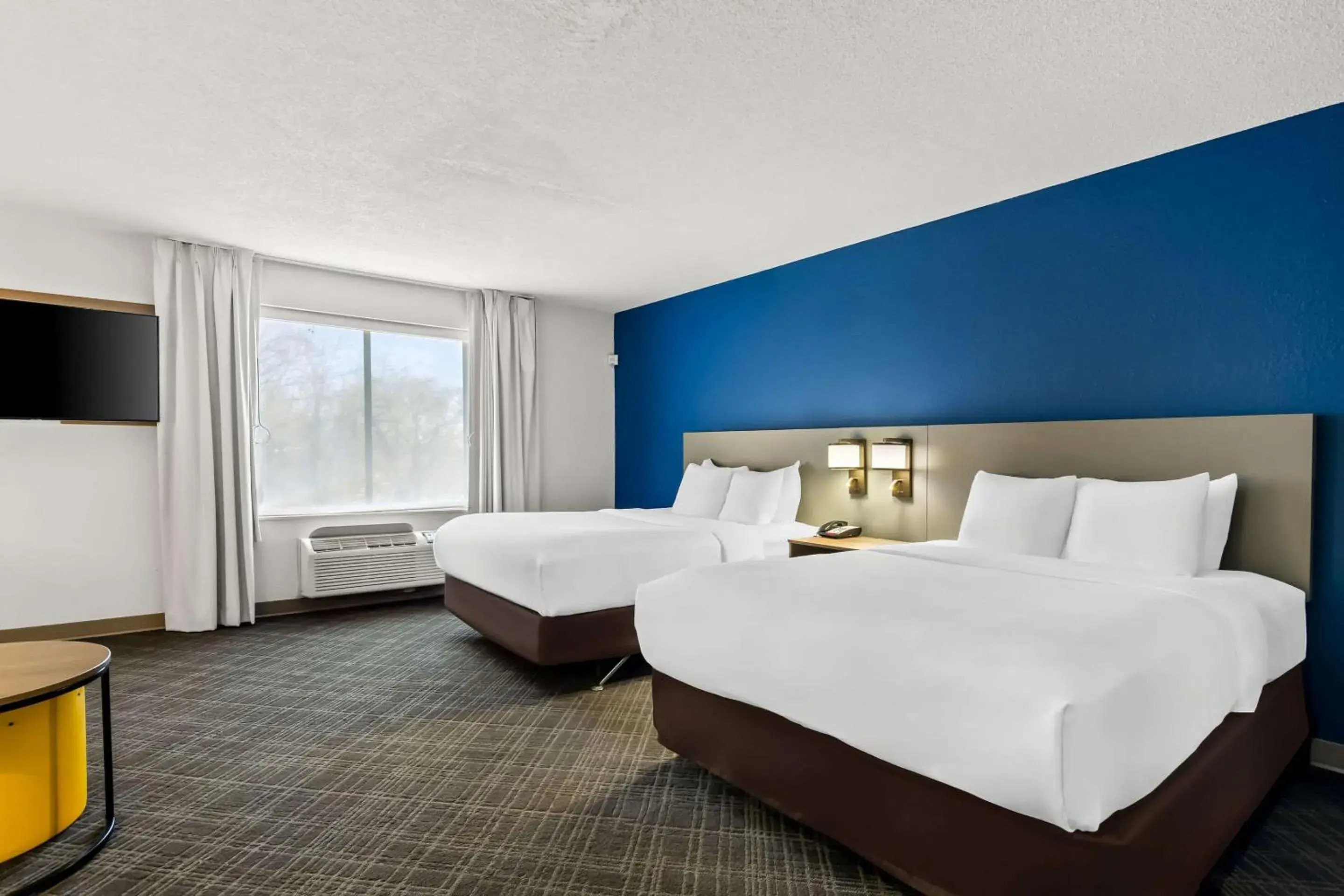 Queen Suite with 2 Queen Beds - Disability Access/Non-Smoking in Comfort Suites Salem-Roanoke I-81 Queen Suite with 2 Queen Beds - Disability Access/Non-Smoking in Comfort Suites Salem-Roanoke I-81