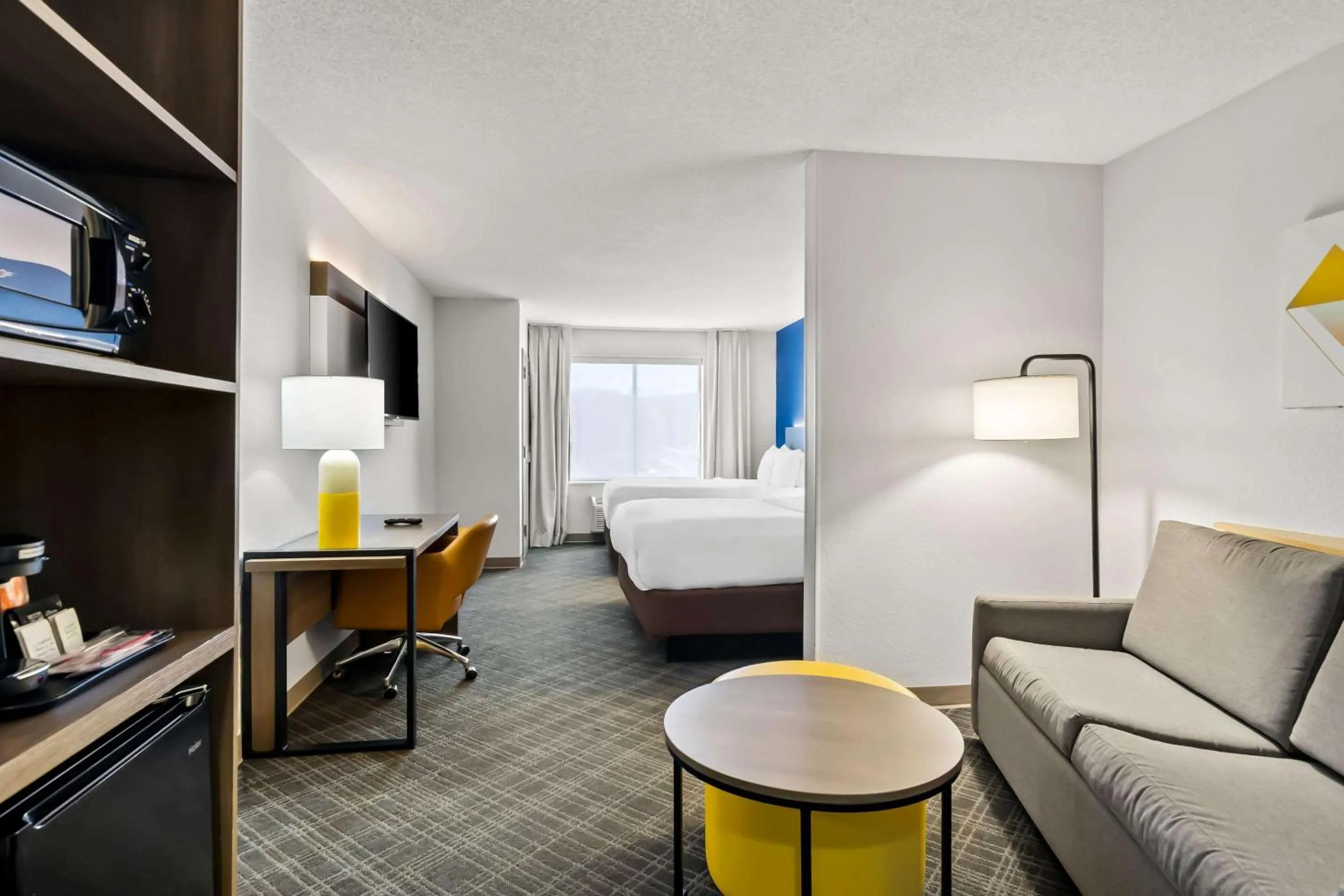 Bedroom, Bed in Comfort Suites Salem-Roanoke I-81