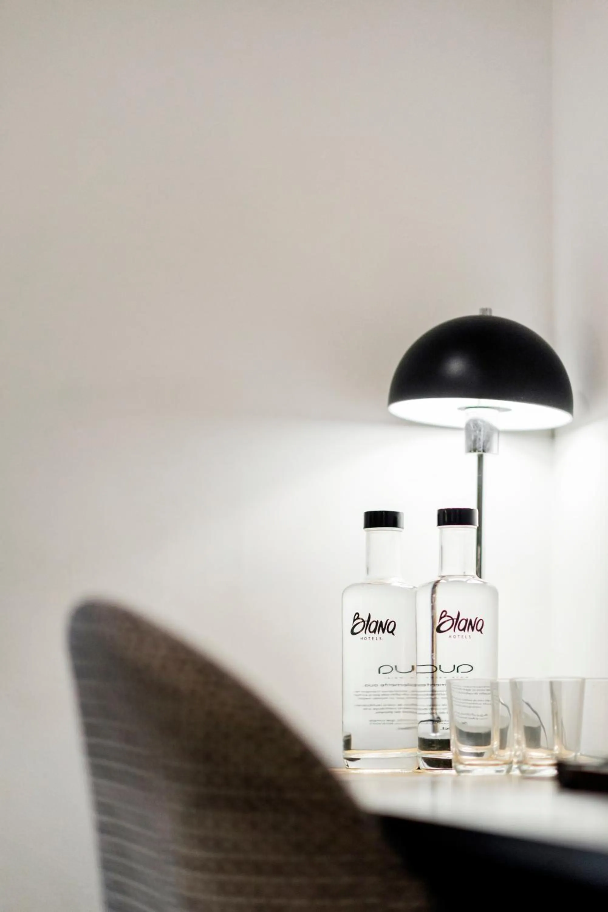 Bed in Blanq Comedias