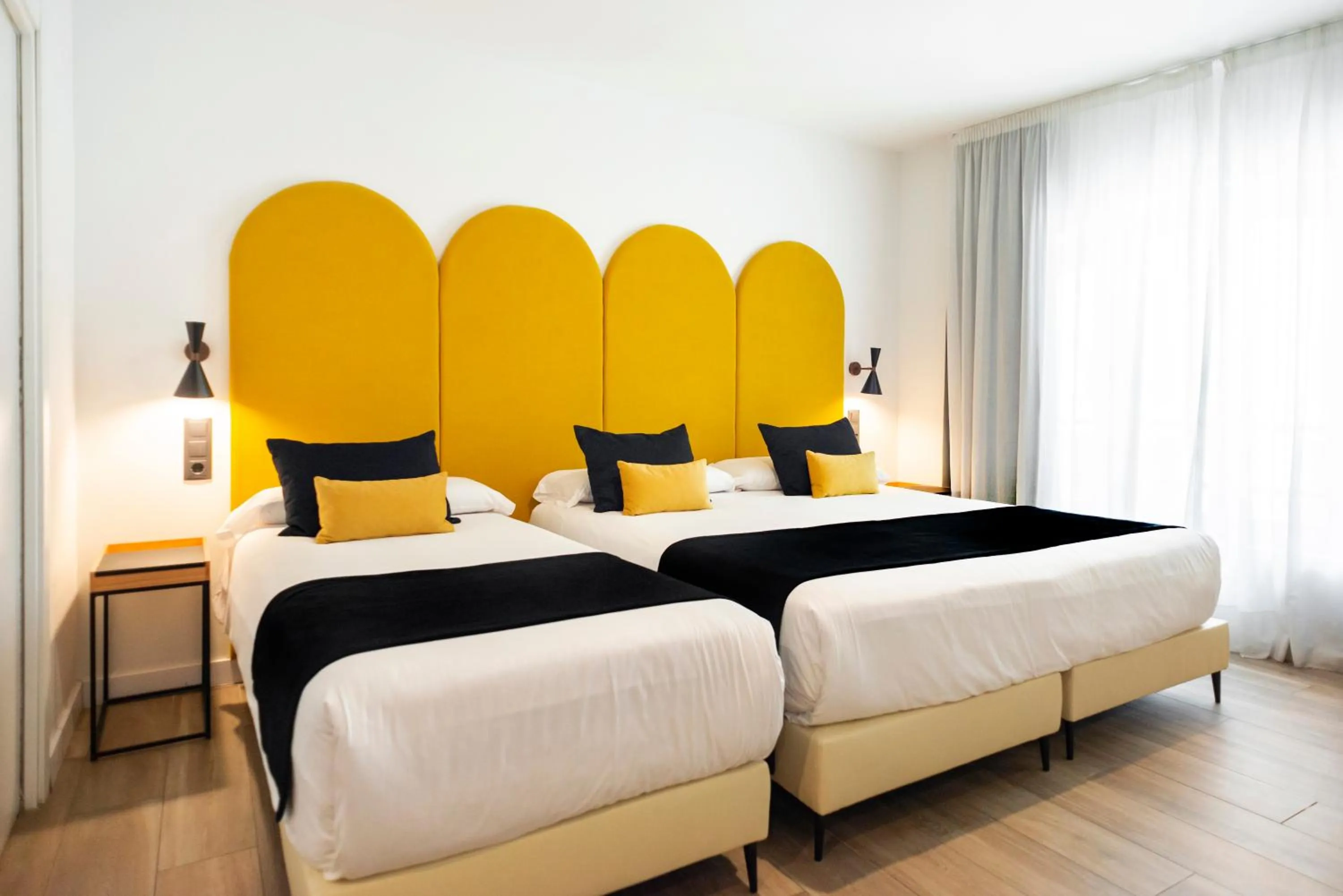 Bed in Blanq Comedias