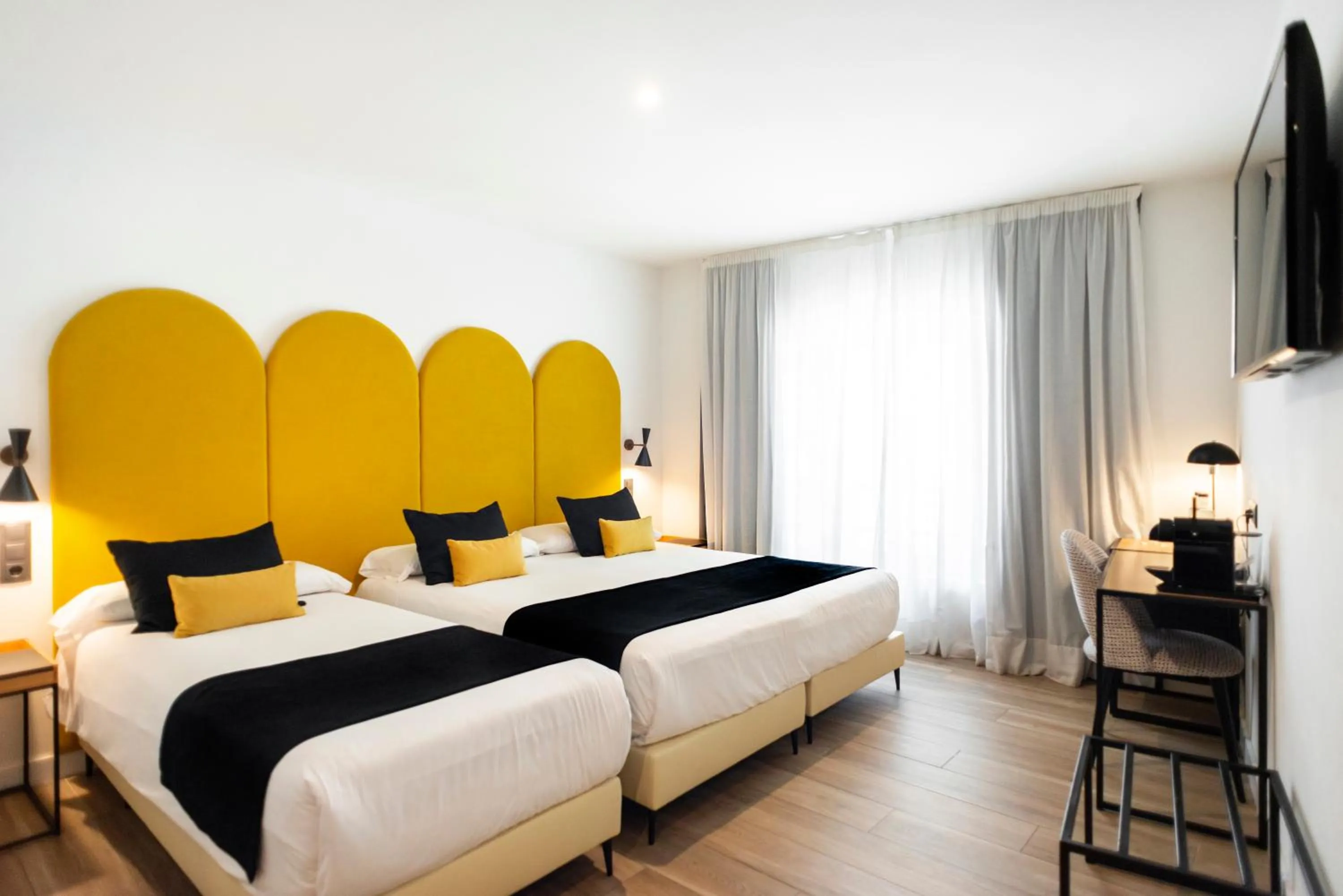 Bed in Blanq Comedias